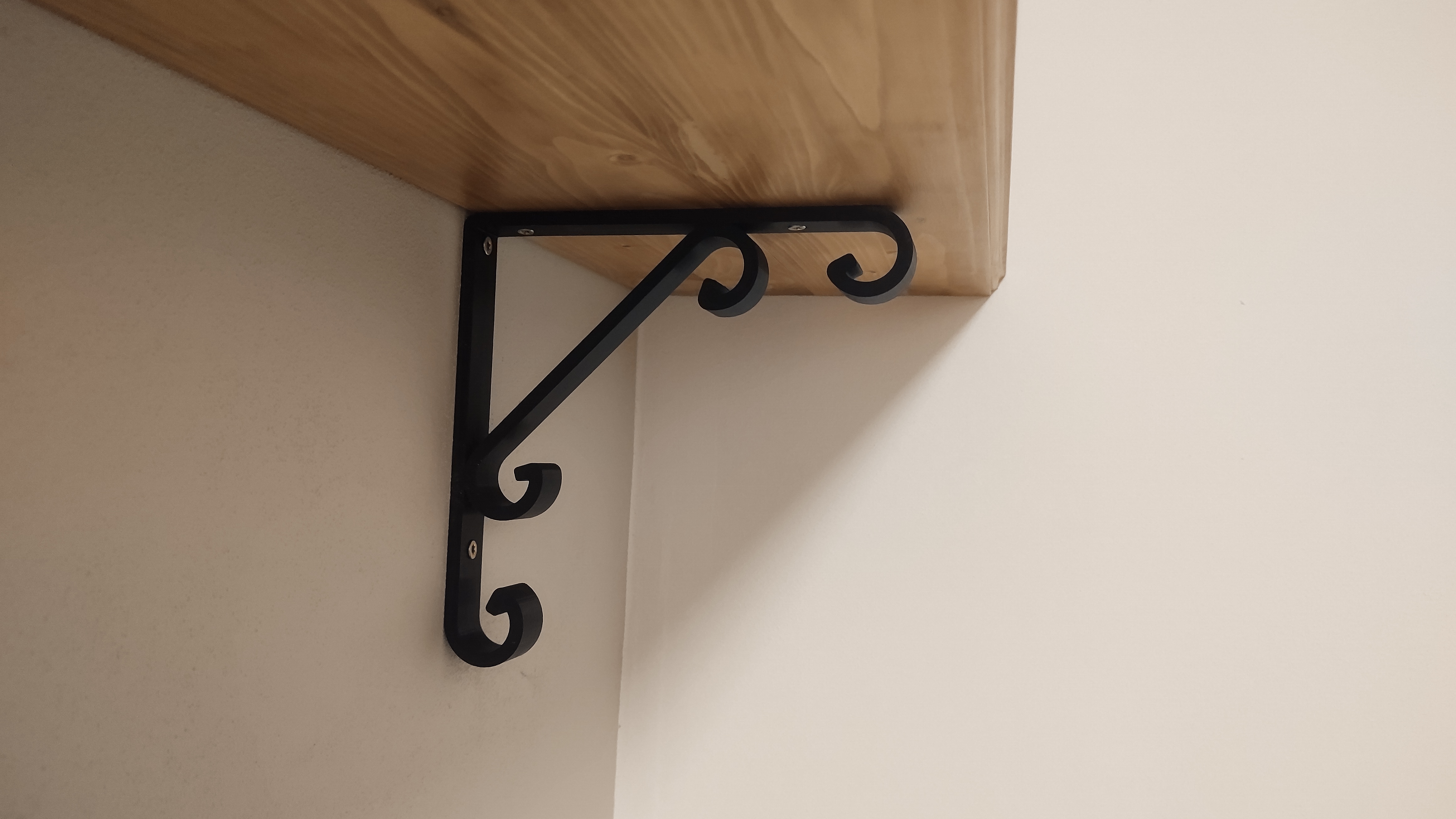 Shelf support