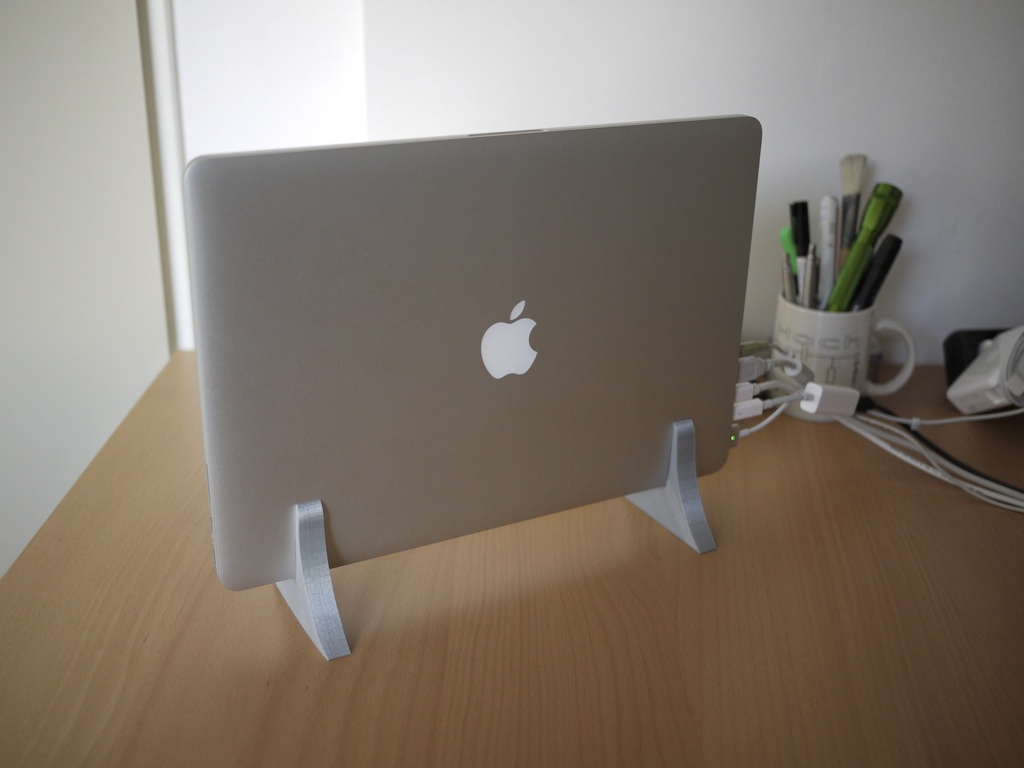 Stand for a Macbook Pro 15 inch 2012 (retina)