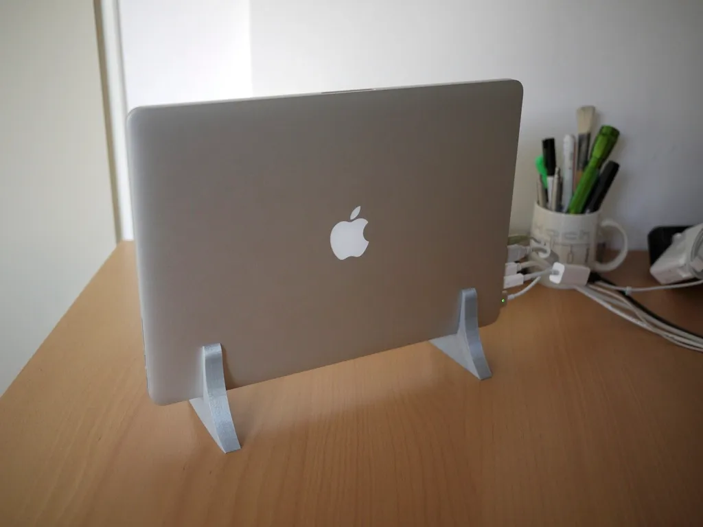 Stand for a Macbook Pro 15 inch 2012 (retina) by Patrick ...