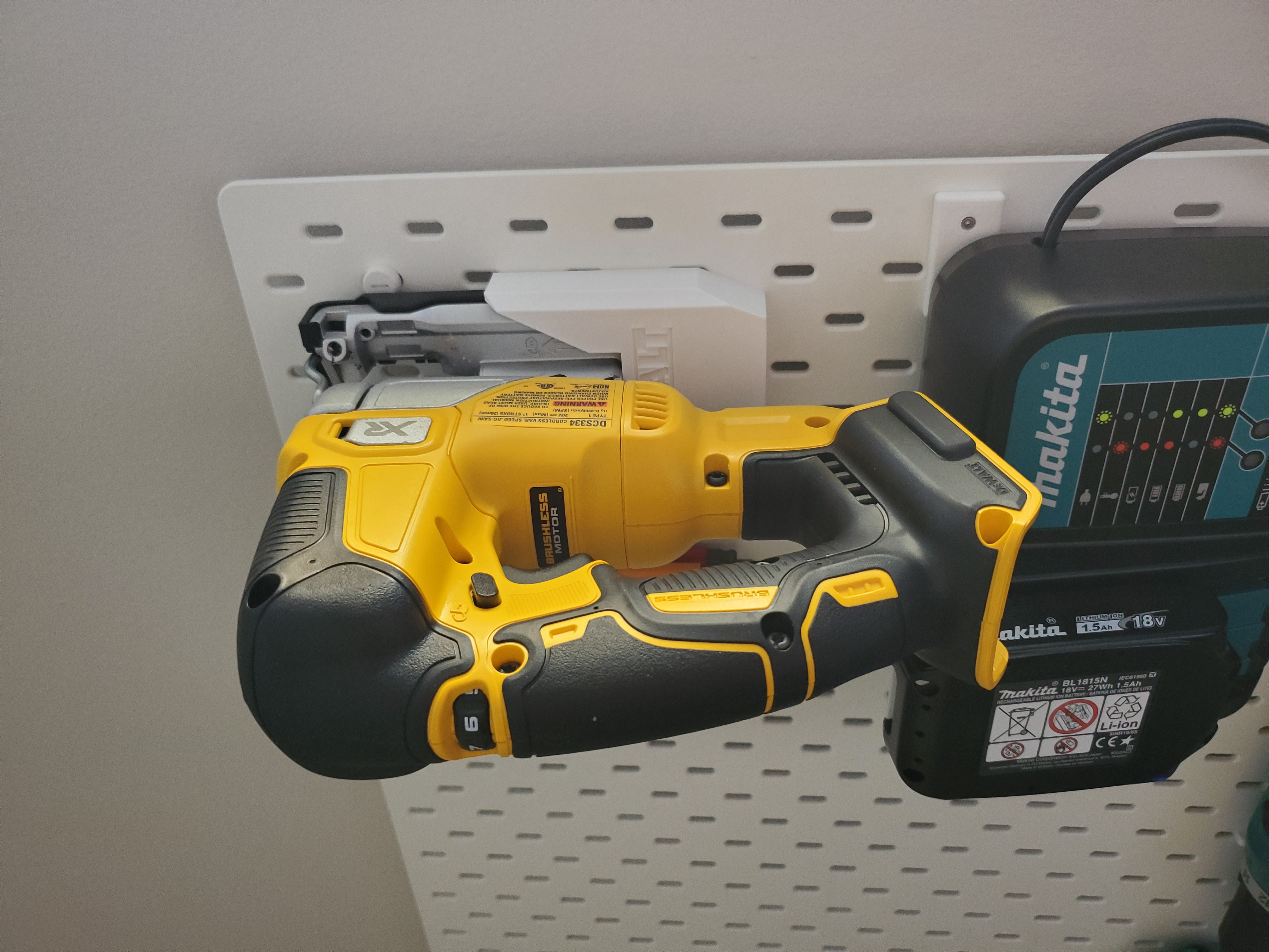 Ikea Skadis Mount for DeWalt DCS334 Jigsaw by Vladimir