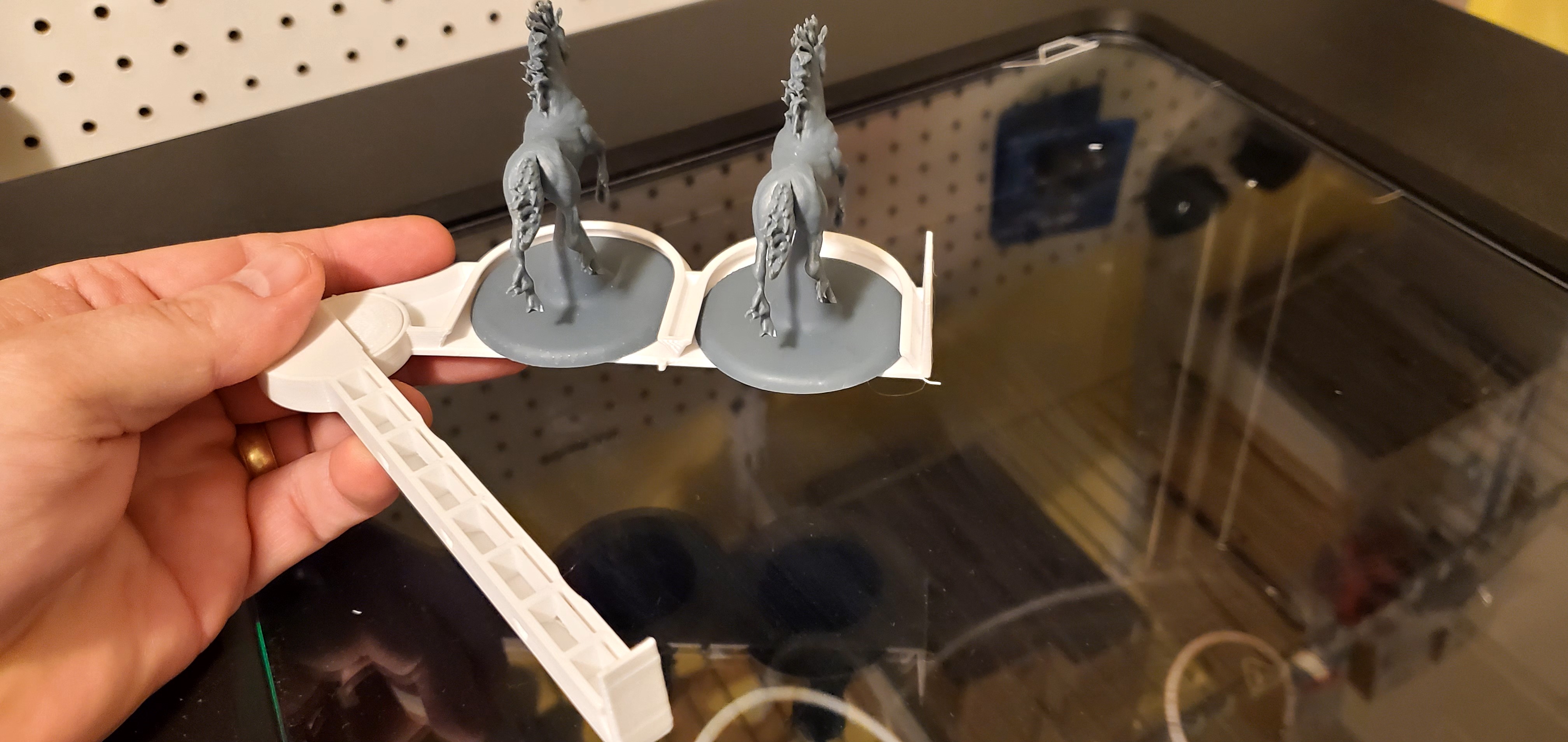 Miniatura 7 do modelo 3D Table Top Miniature Hinged Holder