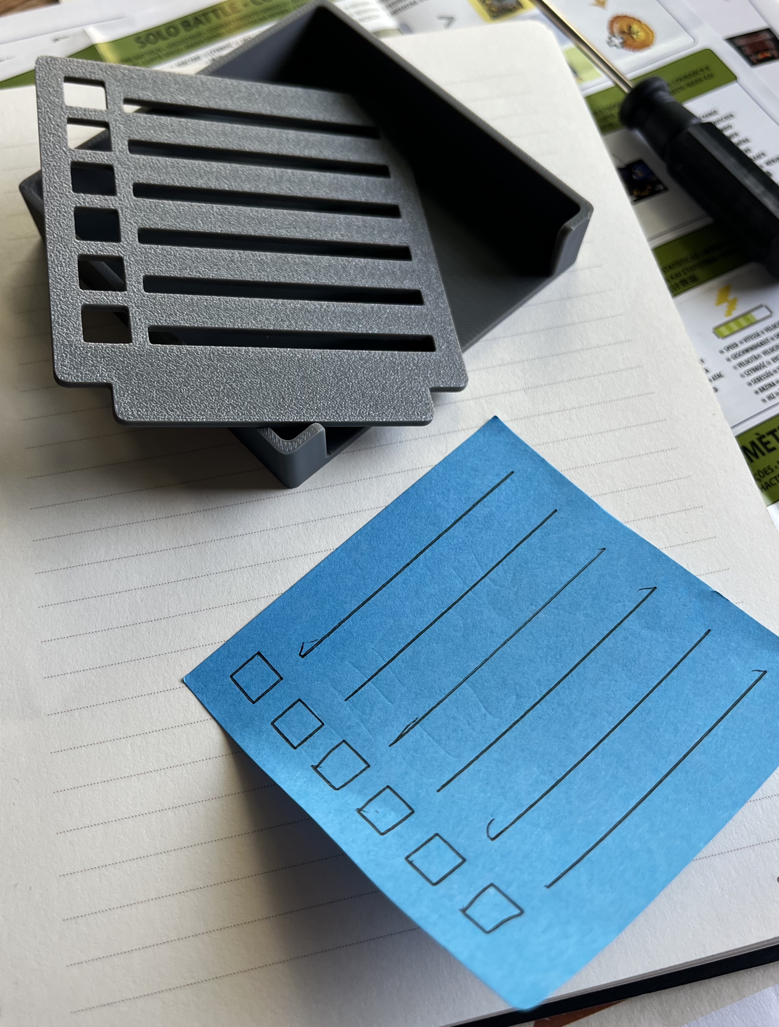 Miniatura 4 do modelo 3D Post-It Tray with Stencil