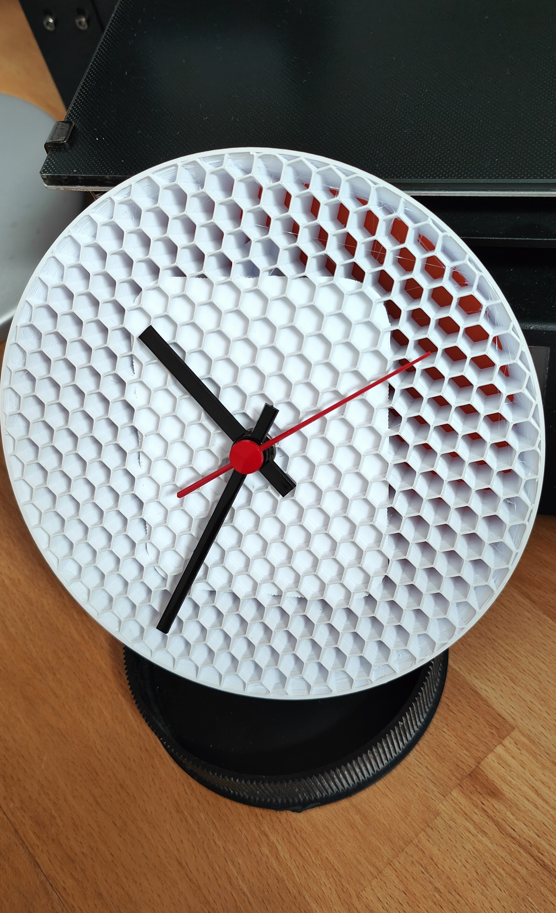 Hexagonal Infill Pattern Clock by Mathias | Download free STL model ...