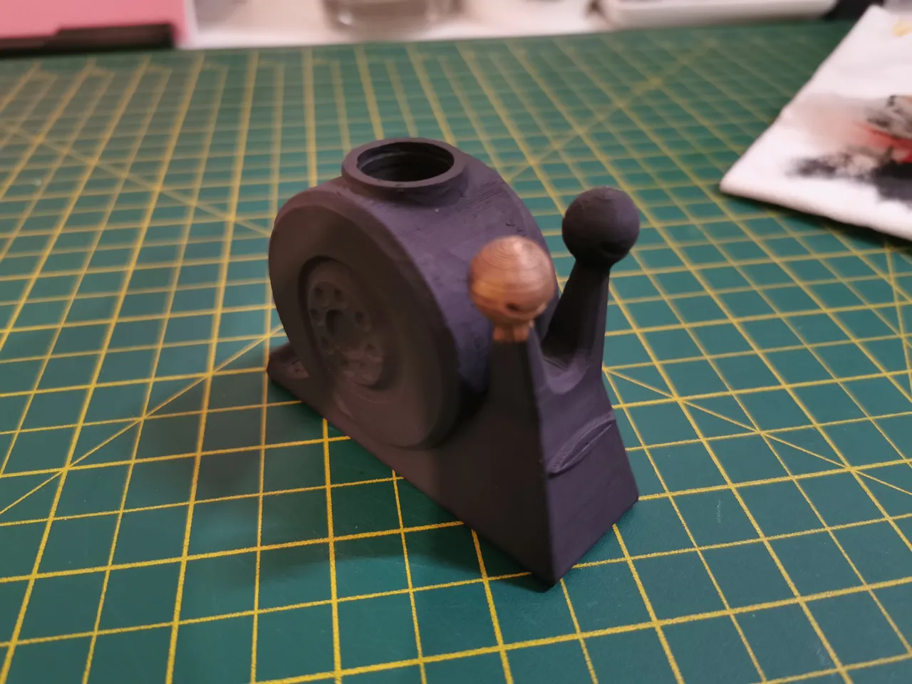 STL file Buster Call Golden Den Den Mushi 🤙・Template to download and 3D  print・Cults