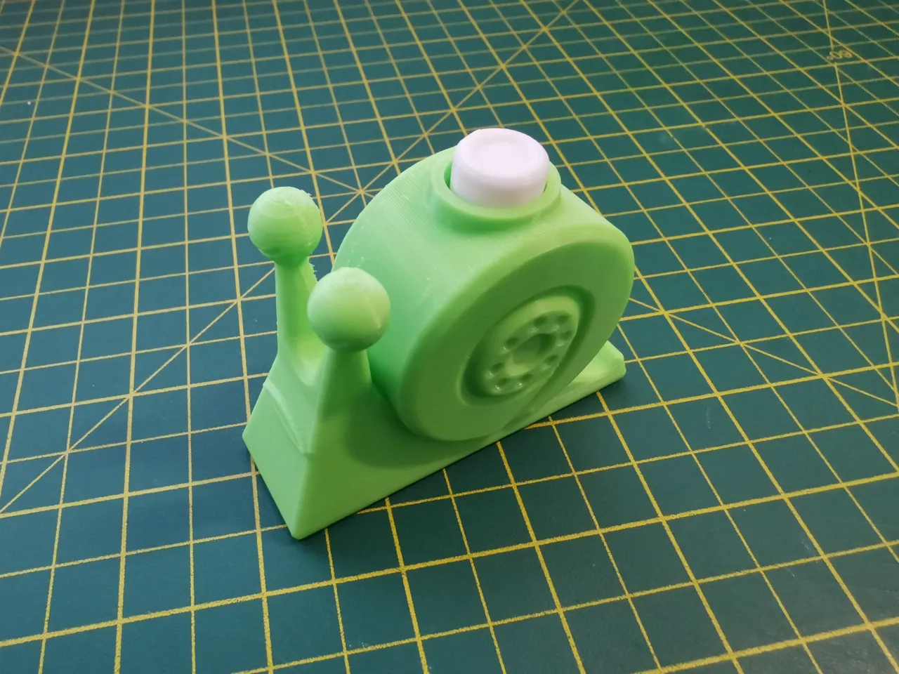 STL file Buster Call Golden Den Den Mushi 🤙・Template to download and 3D  print・Cults