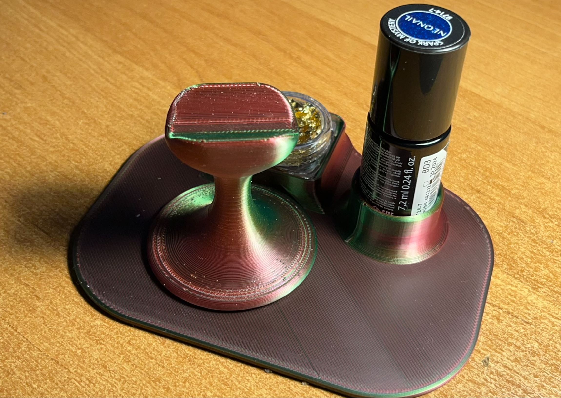 Nail support for painting