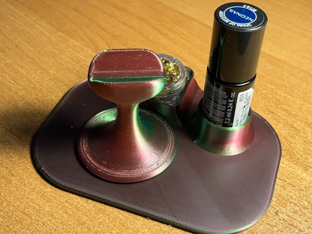 Nail support for painting