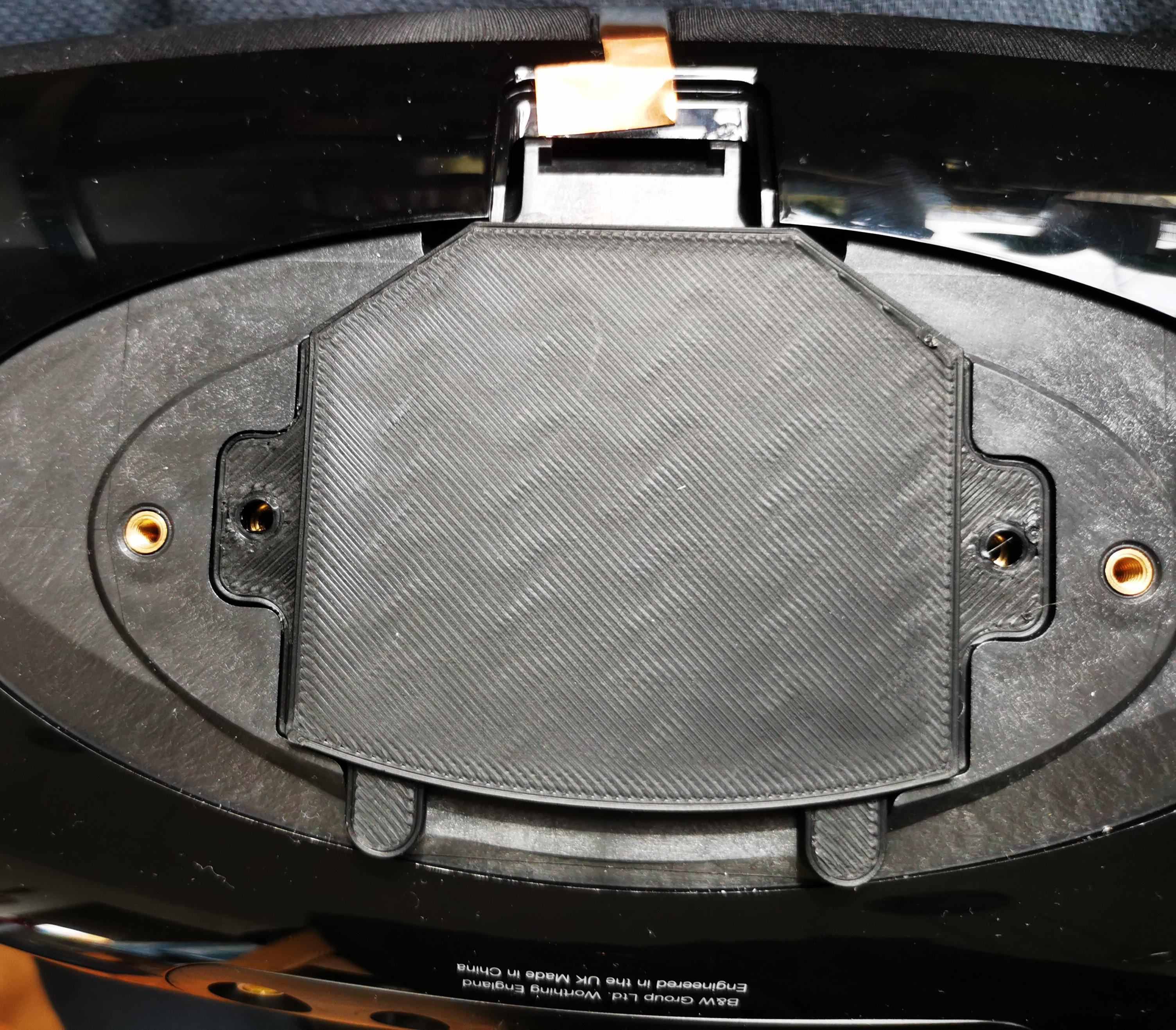 Dust cover for B&W Zeppelin - removal of docking arm