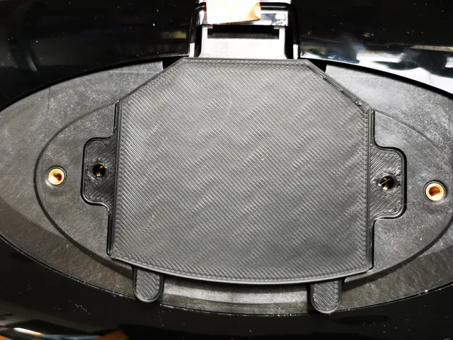 Dust cover for B&W Zeppelin - removal of docking arm