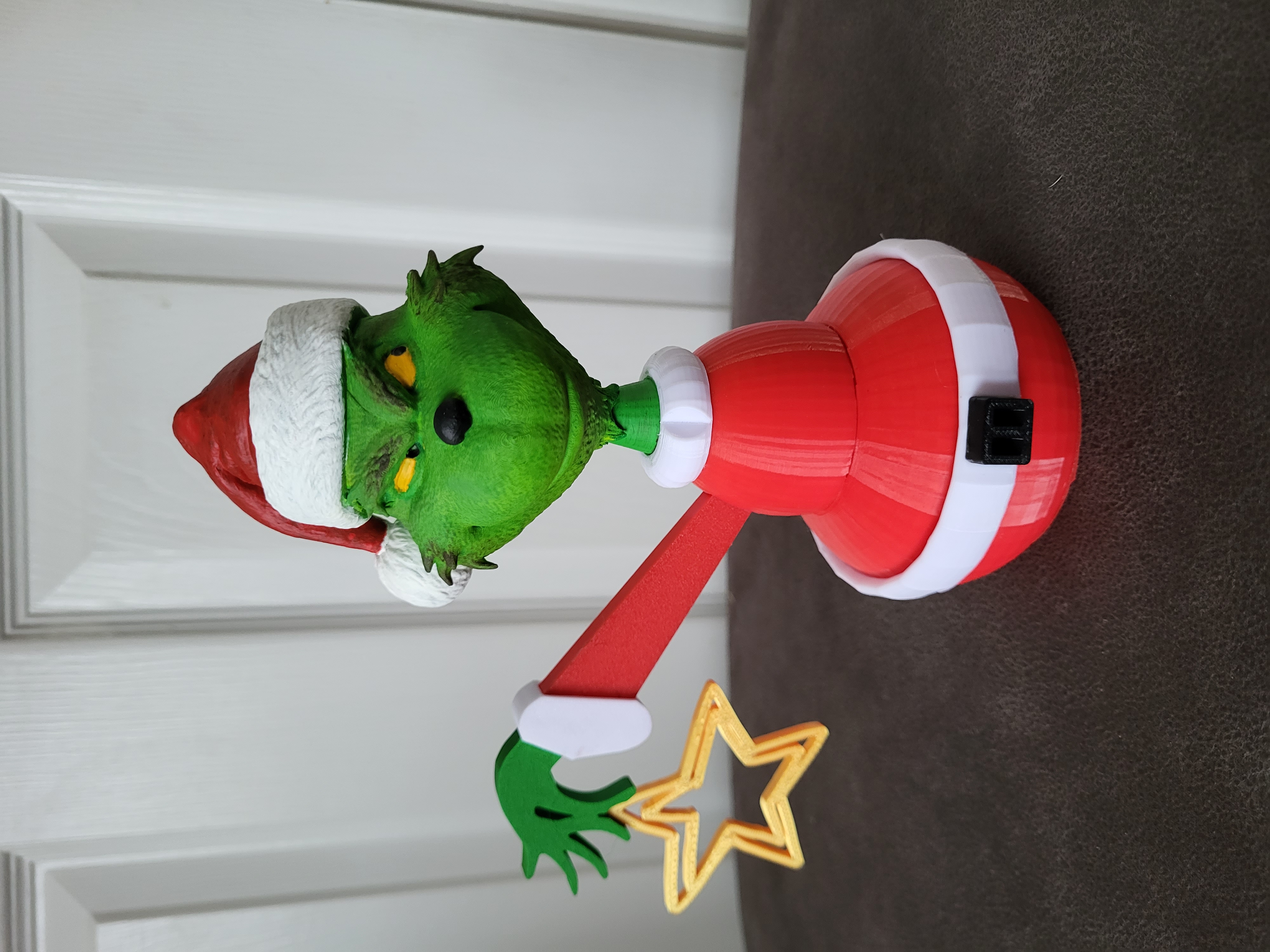 Miniatura 2 do modelo 3D Grinch xmas tree topper