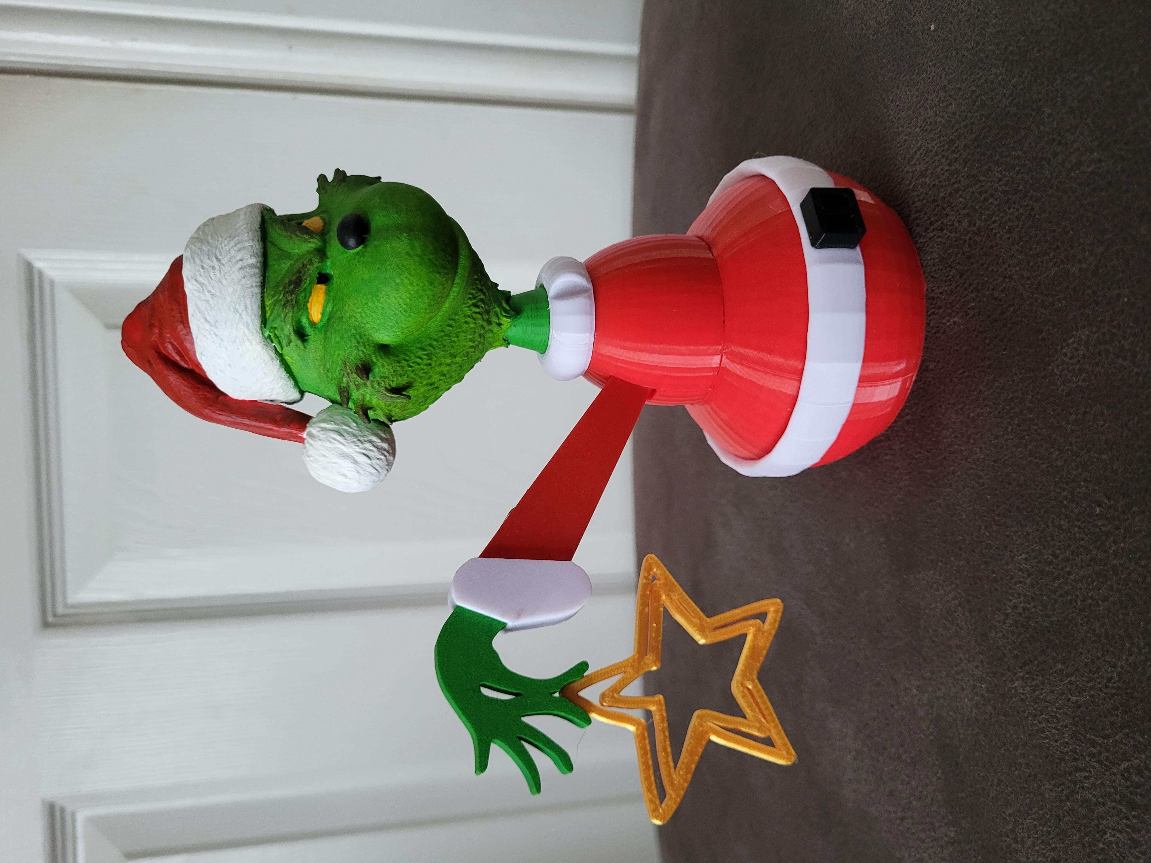 Miniatura 3 do modelo 3D Grinch xmas tree topper