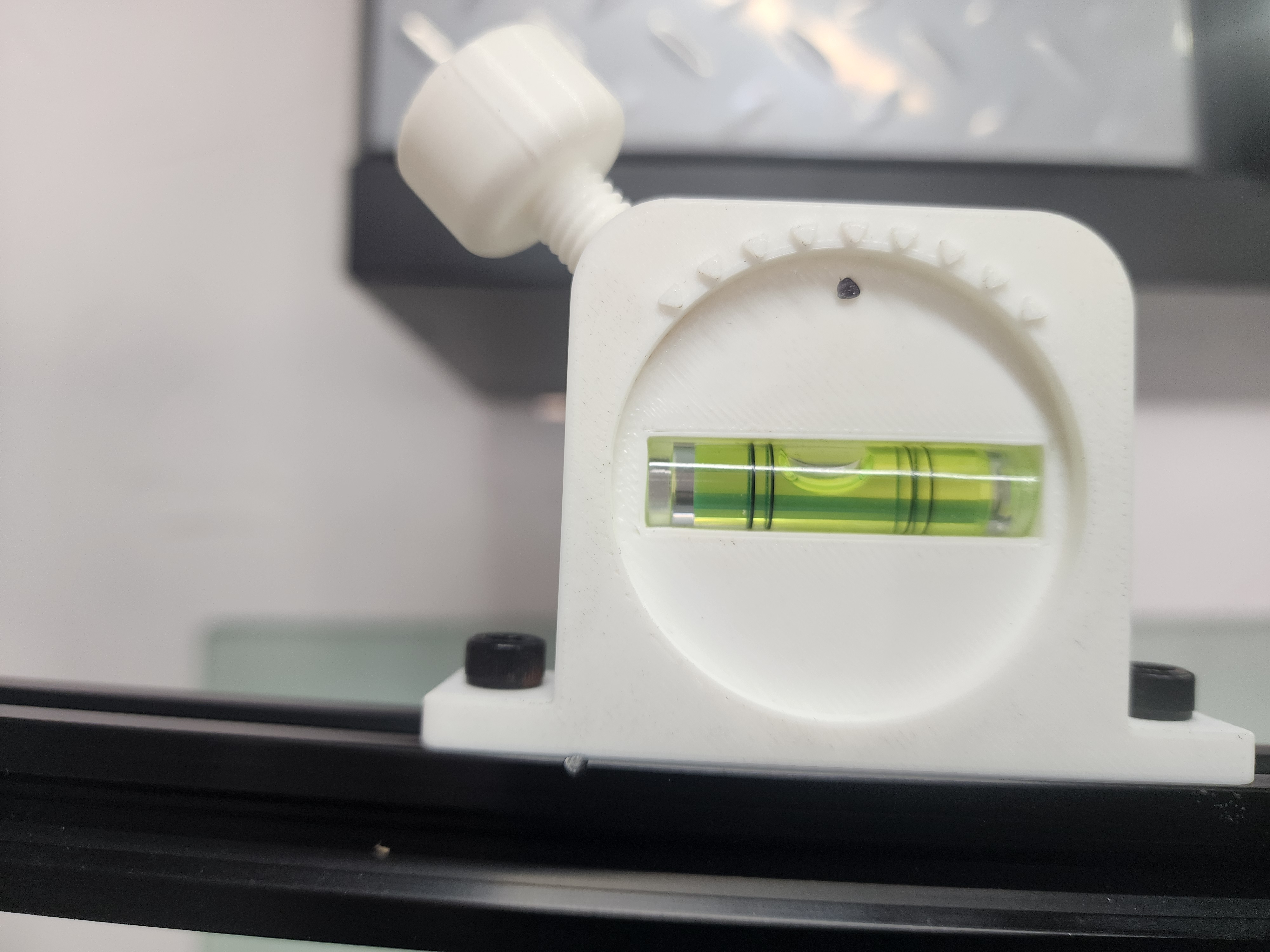 Level Gauge for Impact Tester