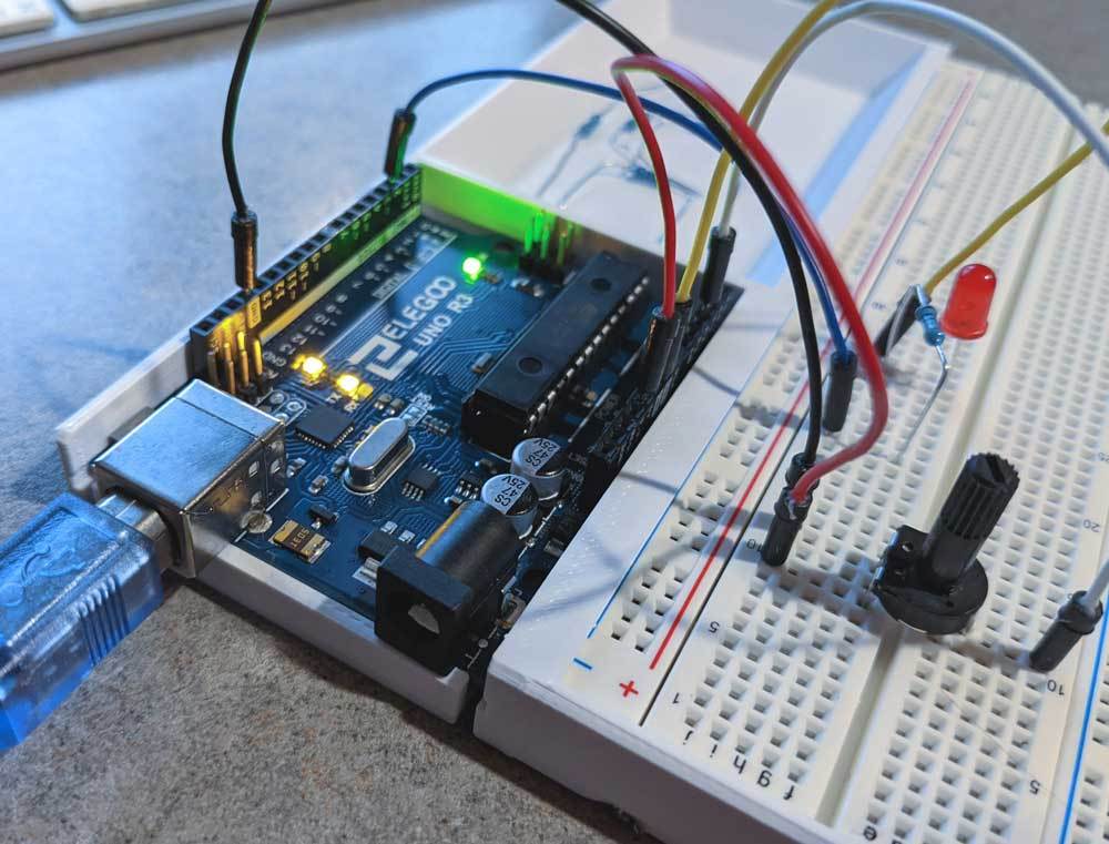 Arduino Uno Breadboard Holder with Tray by Michael | Download free STL ...