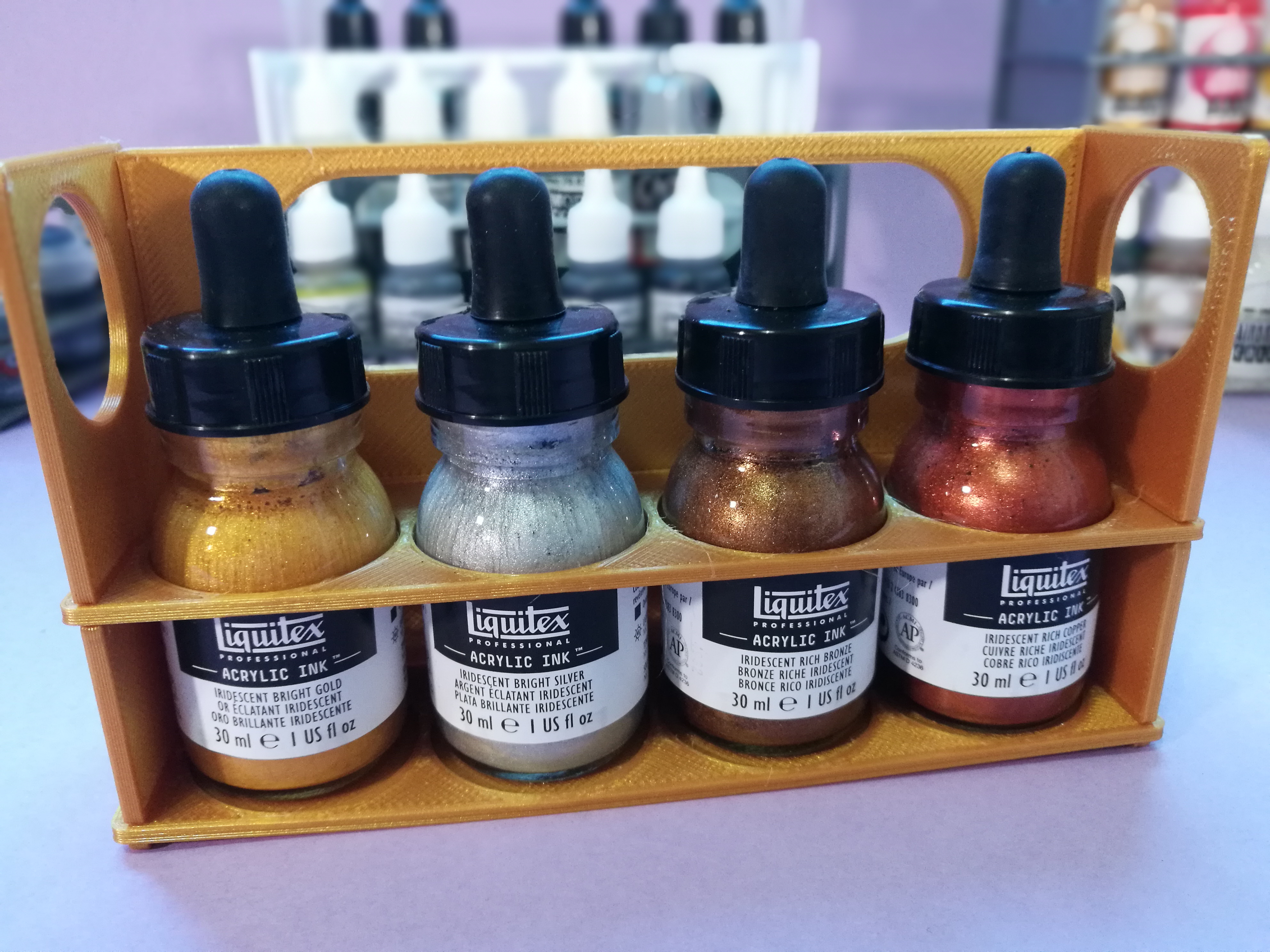 Miniatura 10 do modelo 3D Paint Bottle Stand - Customizable OpenSCAD