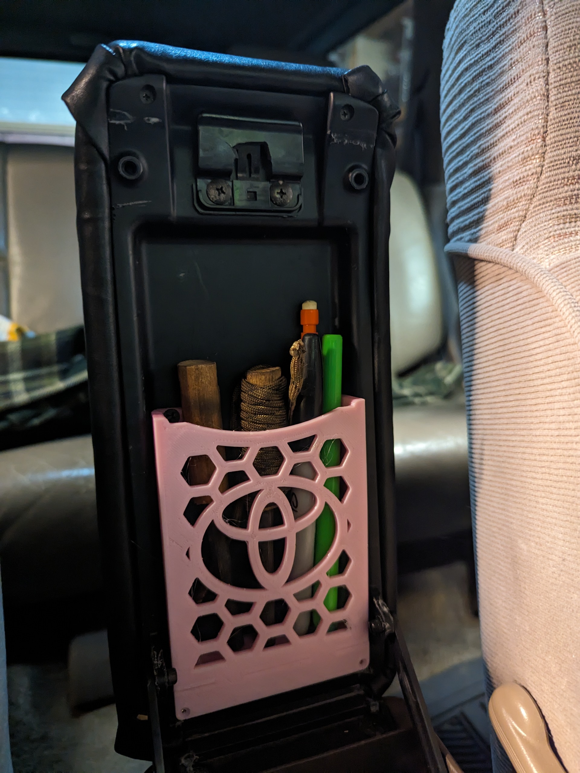 3RD GEN 4Runner Center Console Lid Storage by hvacmaster Download