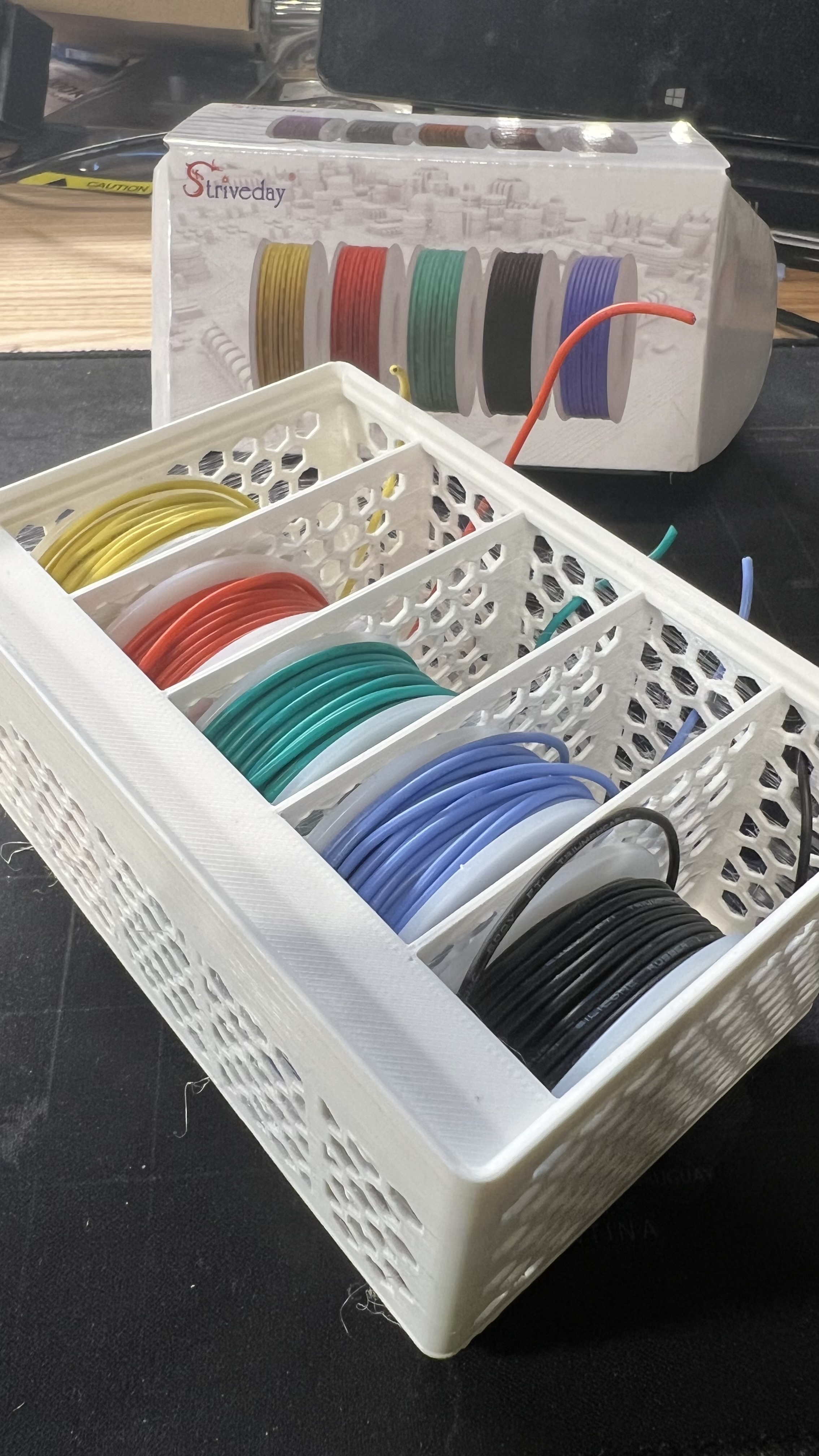 gridfinity-bin-3x2x9-hex-pattern-wire-spool-holder-striveday-by-mac
