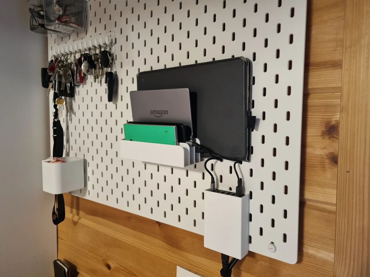 Ikea Skadis phone and tablet holder by JorisFRST