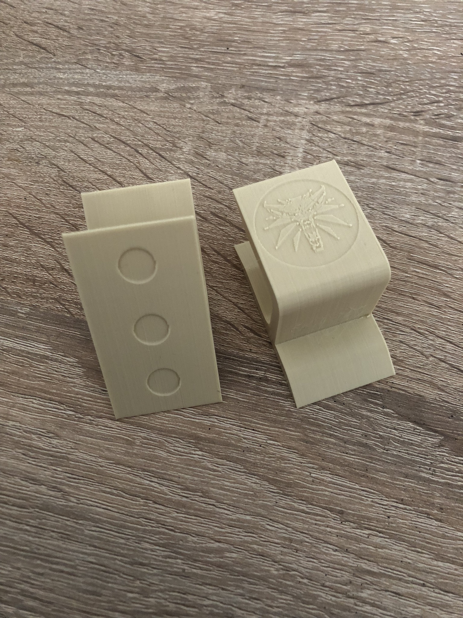 Wall-mounted cap holder