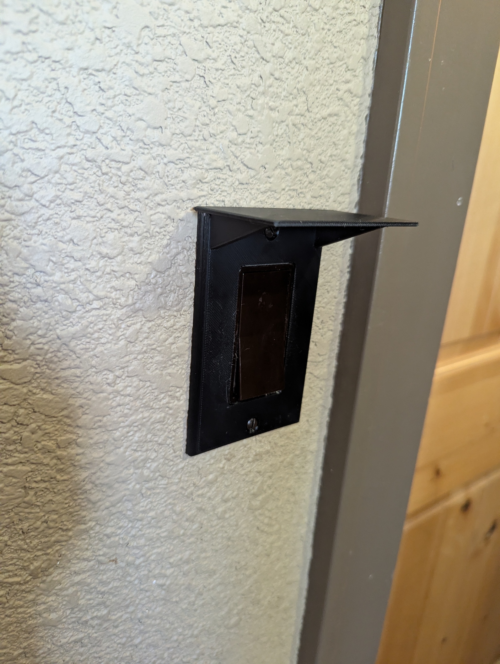 Miniatura 4 do modelo 3D light switch cover with shelf.