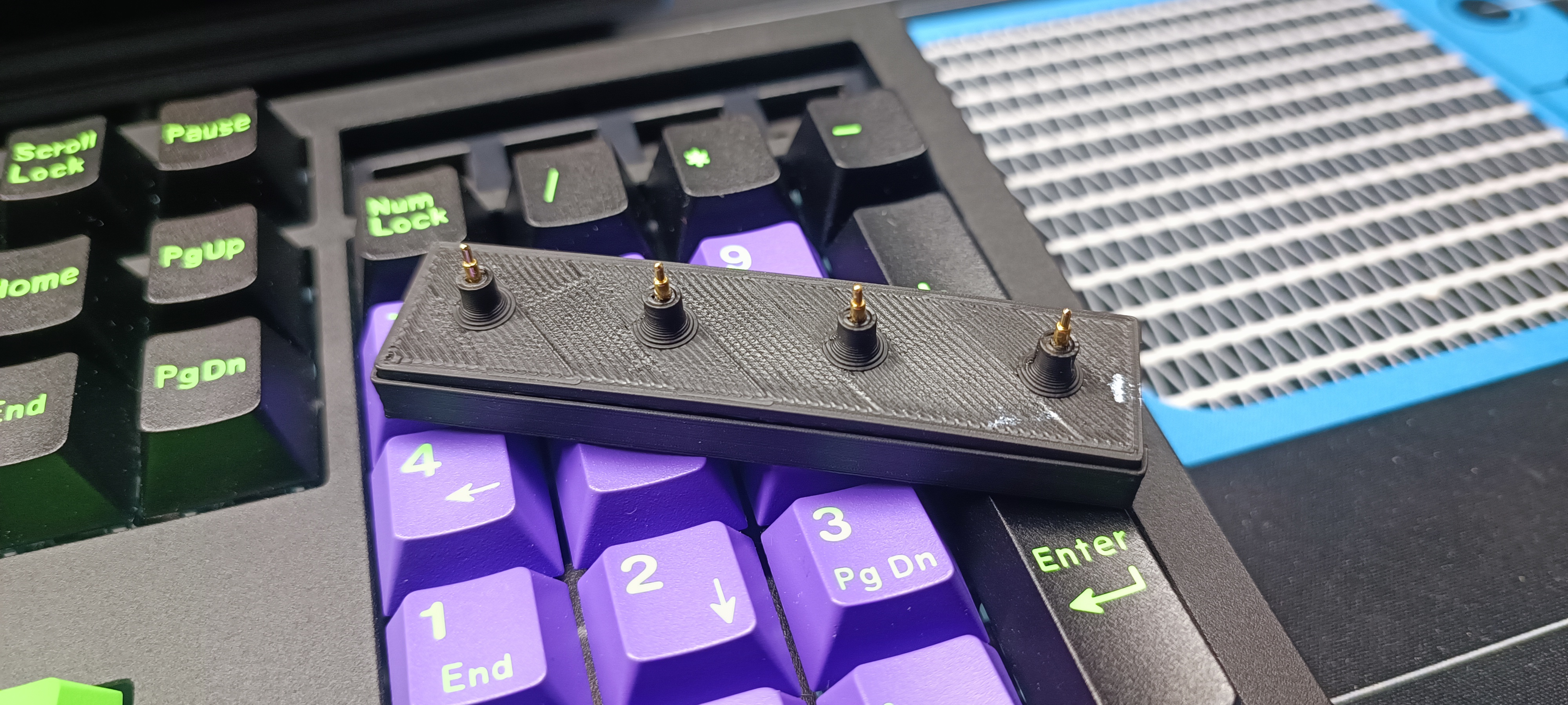 Keychron Q6 OLED Display Module — thumbnail 3