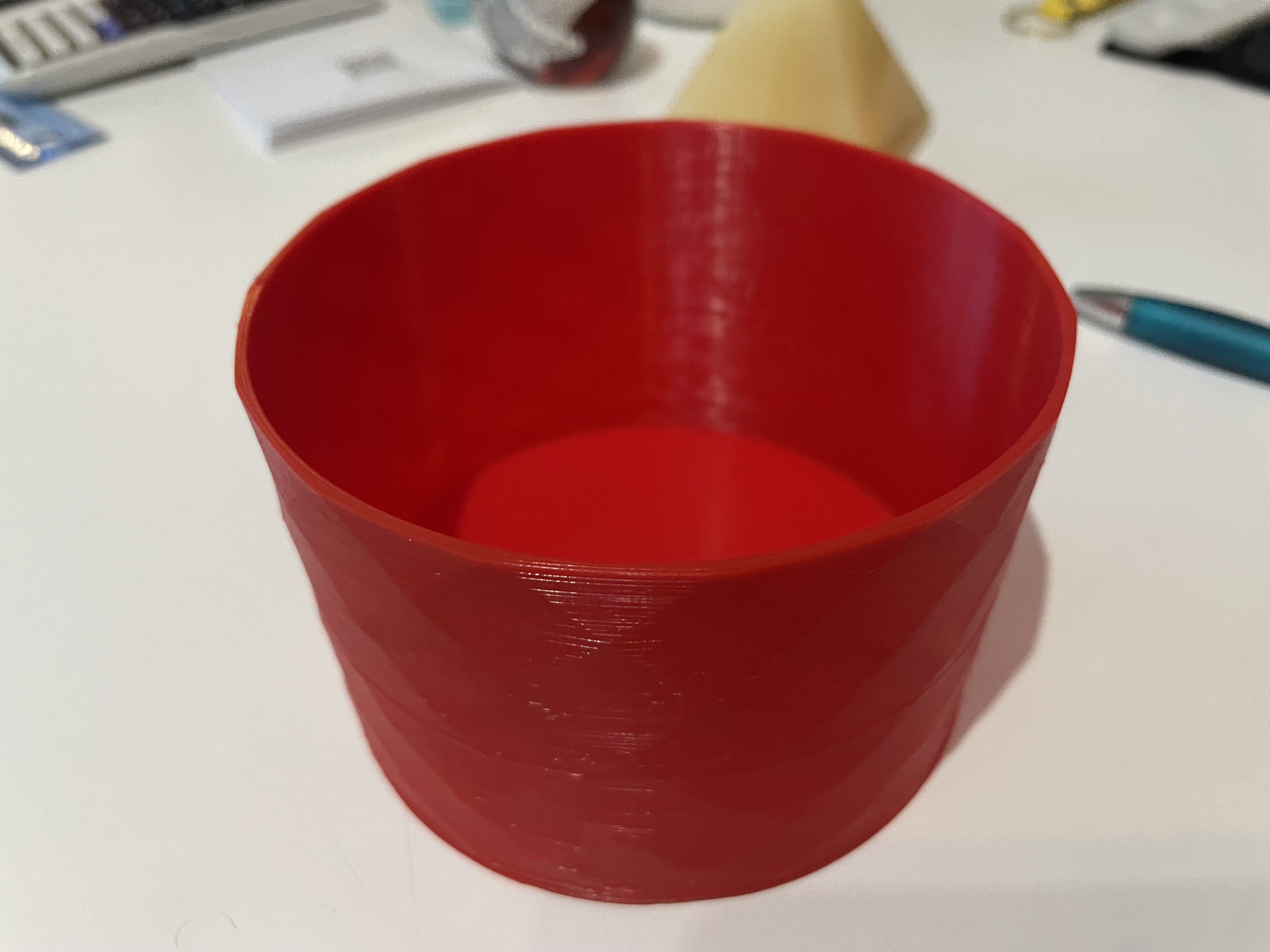 Faceted cylindrical storage