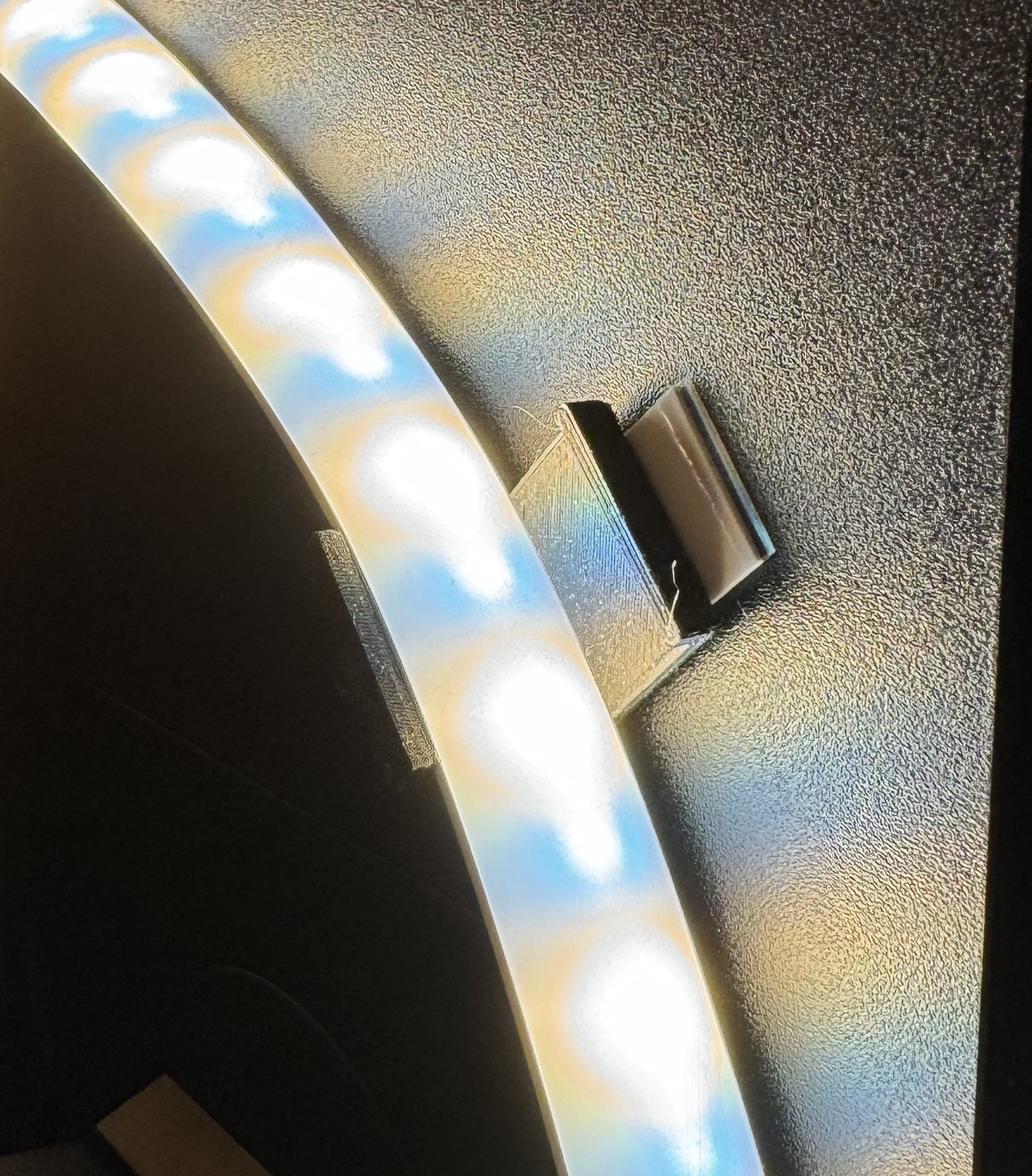 Hue Gradient Lightstrip Monitor Mount