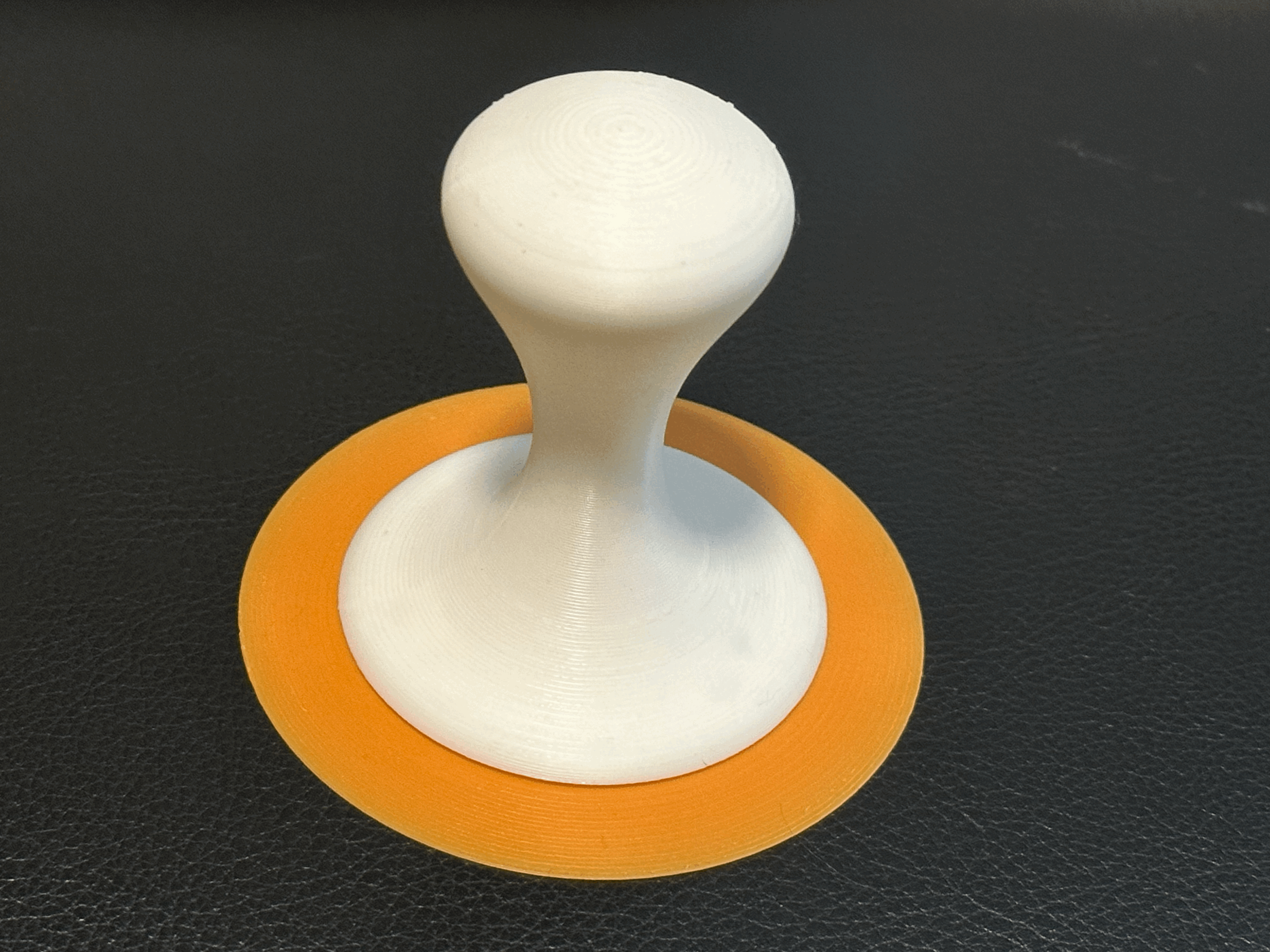 Round Scraper with swappable plastic Blades