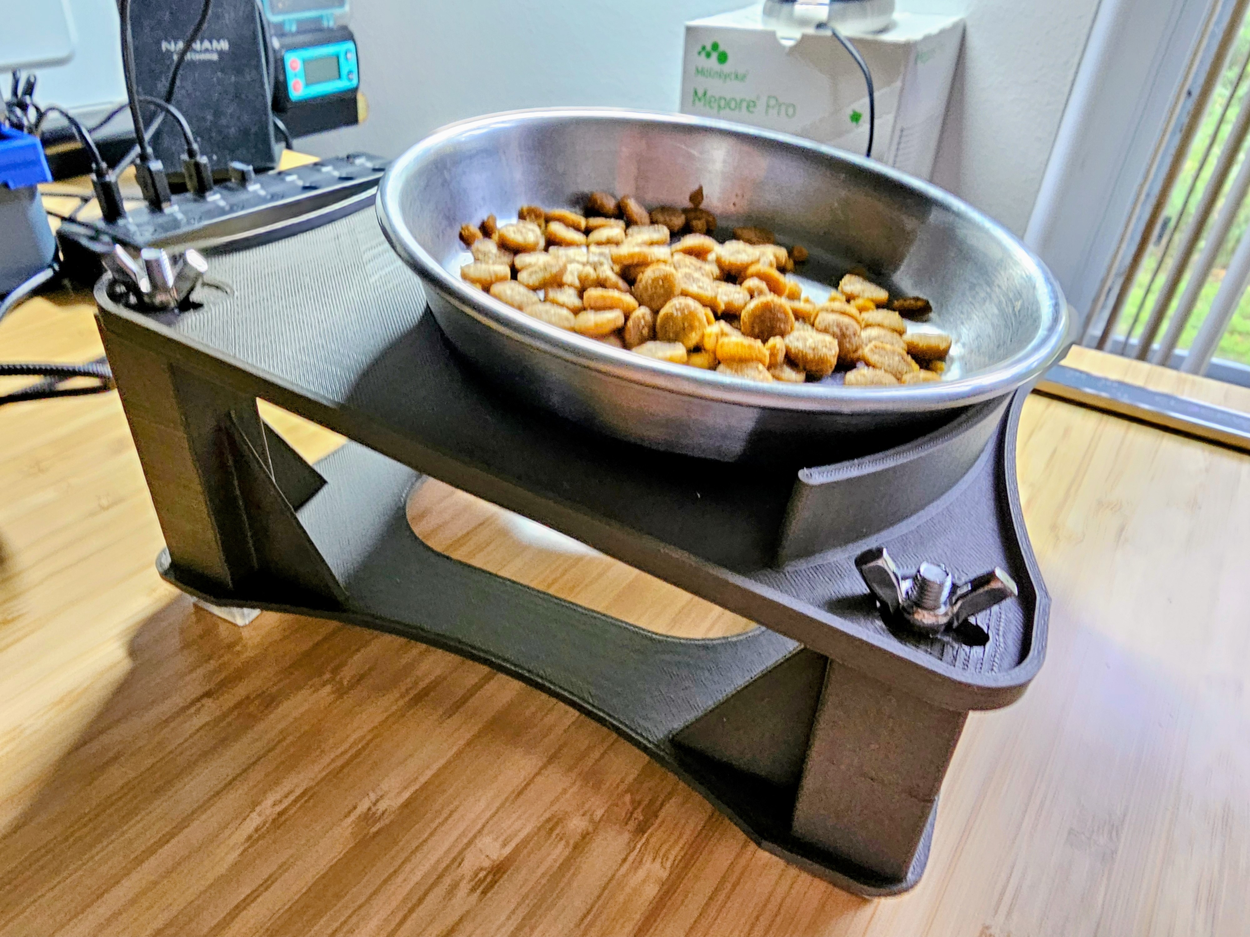 Non-slip Animal Feeding Stand