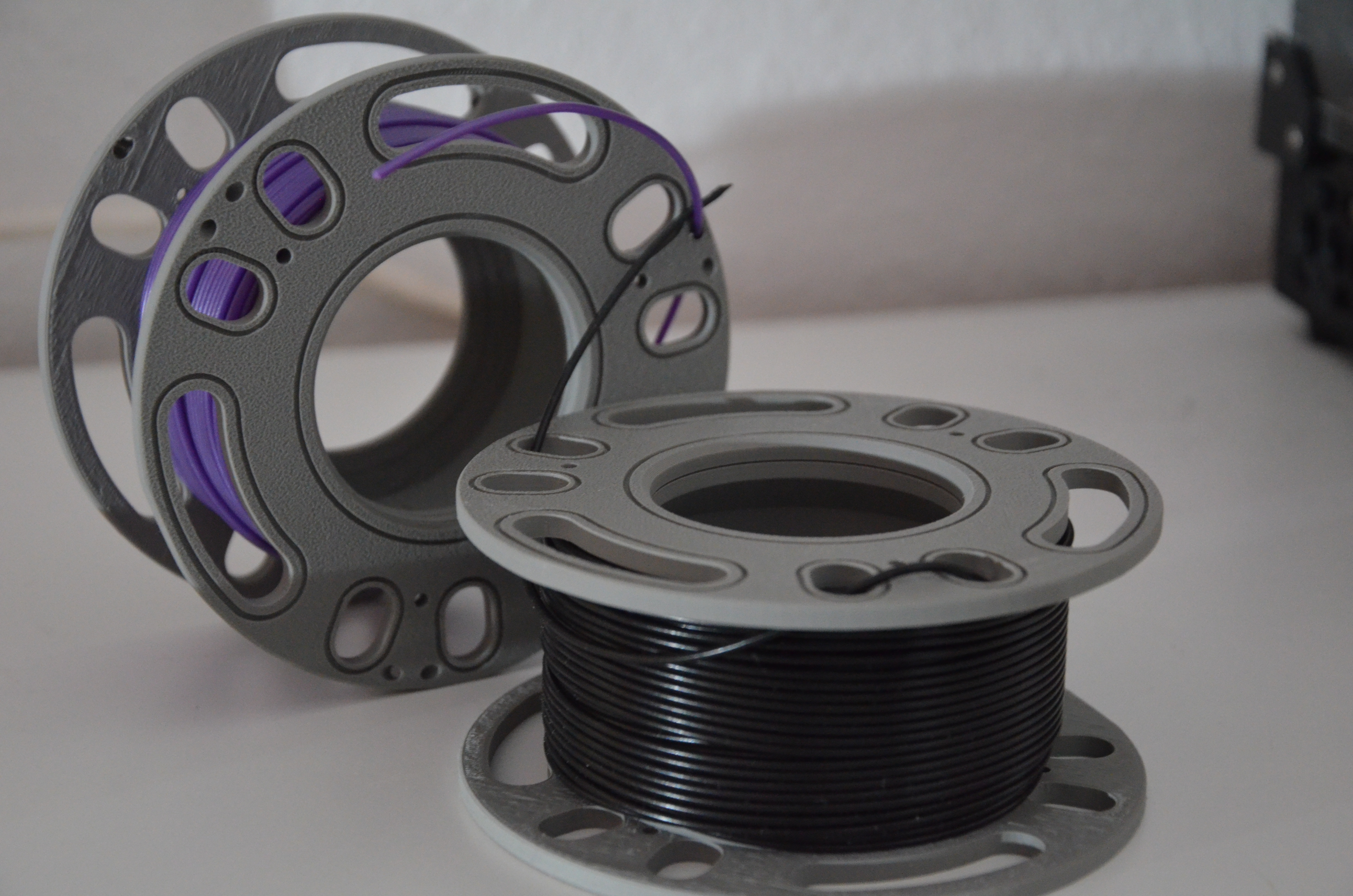 Filament sample spool