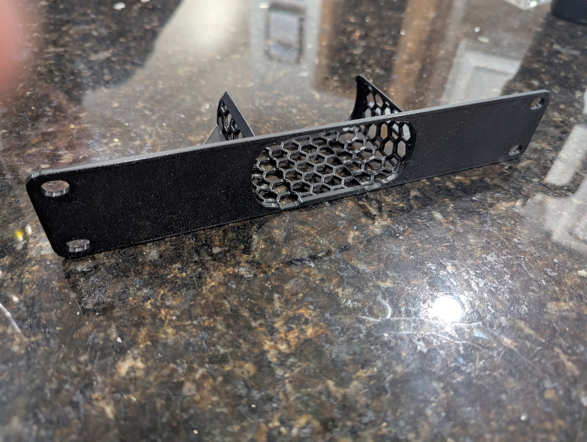 GL.iNet Comet Pro (GL-RM10) 10-inch Rack Mount