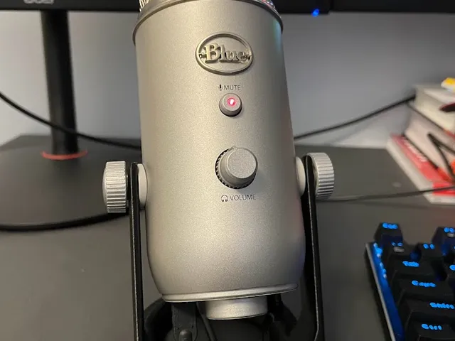 Compact Blue Yeti Microphone Stand