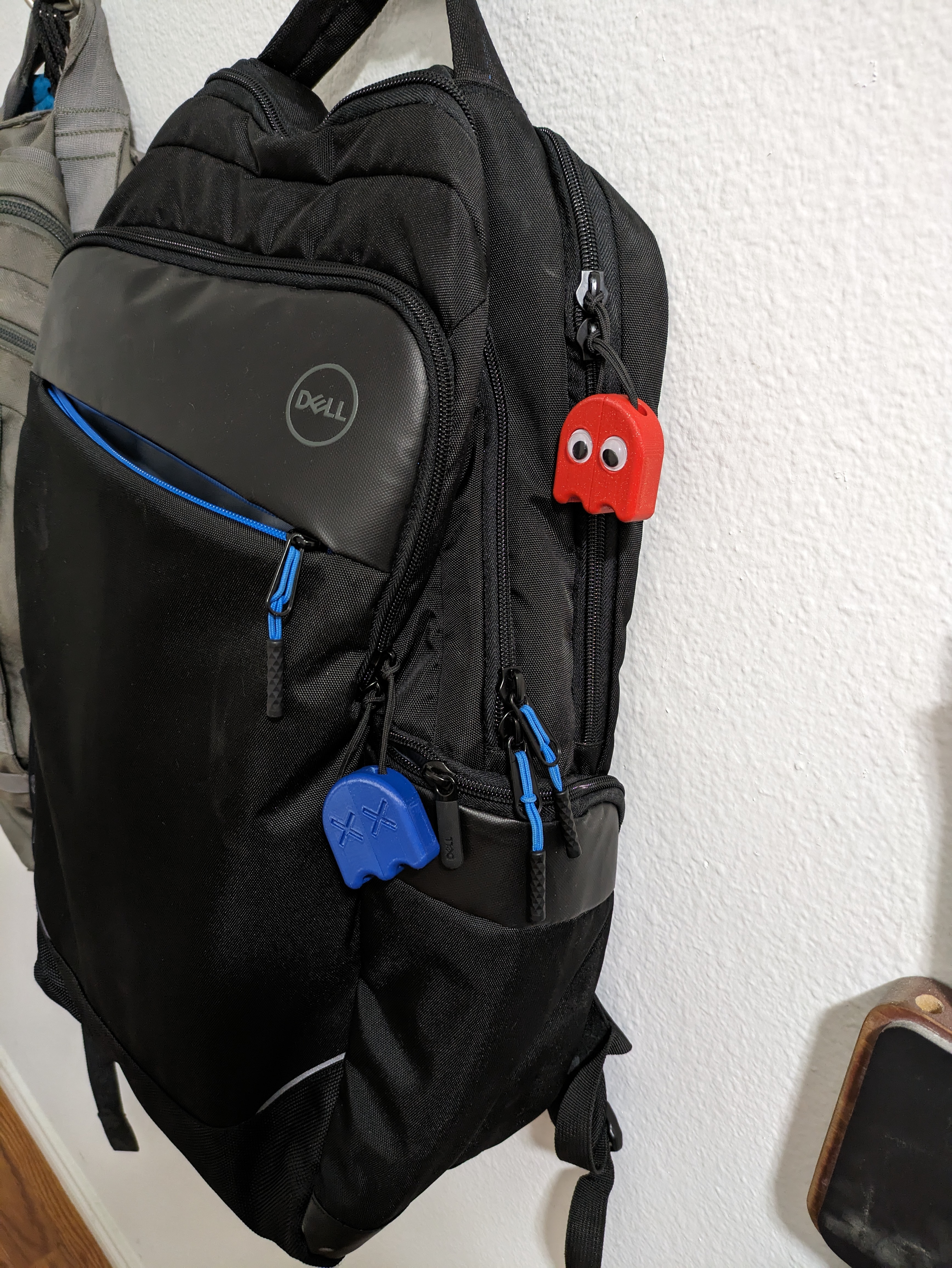 6x3mm Magnet Remix - Zipper Pull - Pac Man Series (Ghost)
