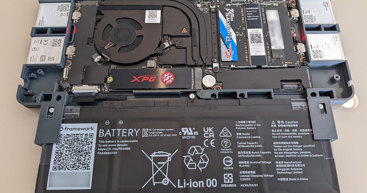 Framework Mainboard Case with Battery da greytrimble Scarica il