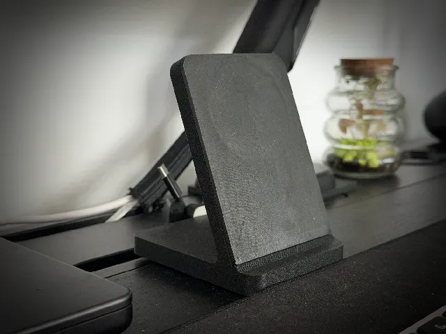 Yet Another MagSafe Desk Stand