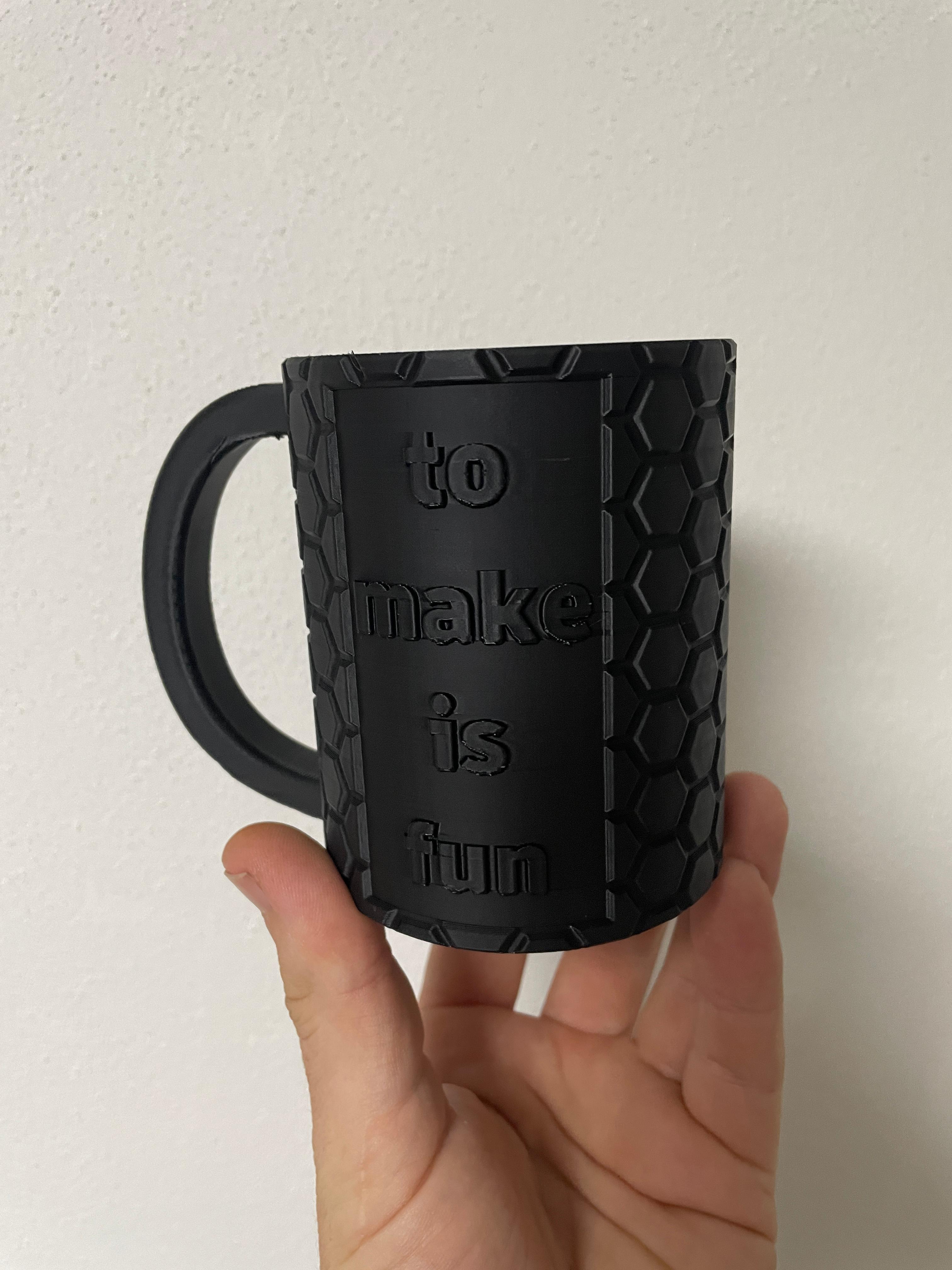 Drinking cup with hexagon pattern — miniatura 3