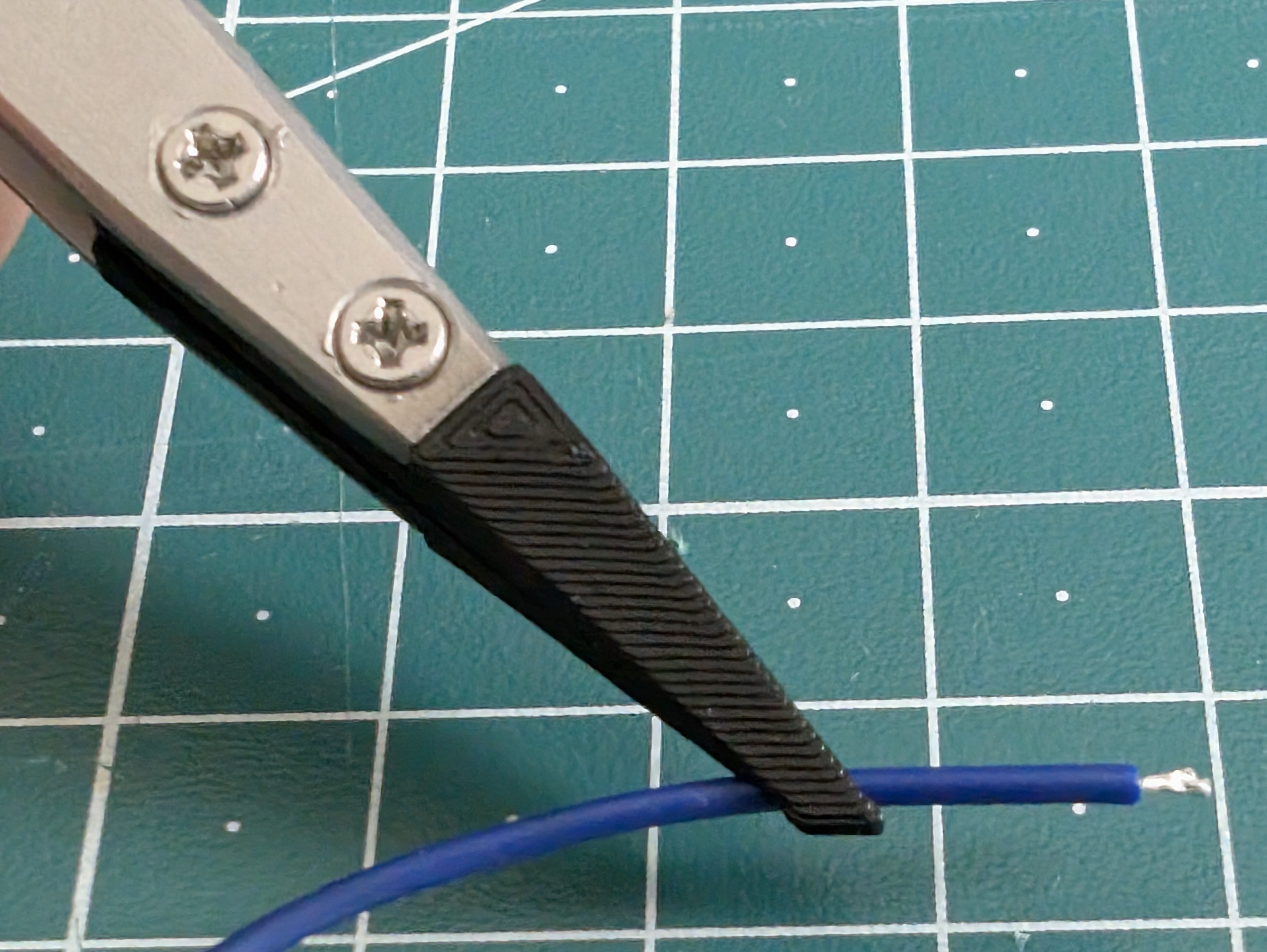 Replaceable grooved tips for Bernstein tweezers — miniatura 2