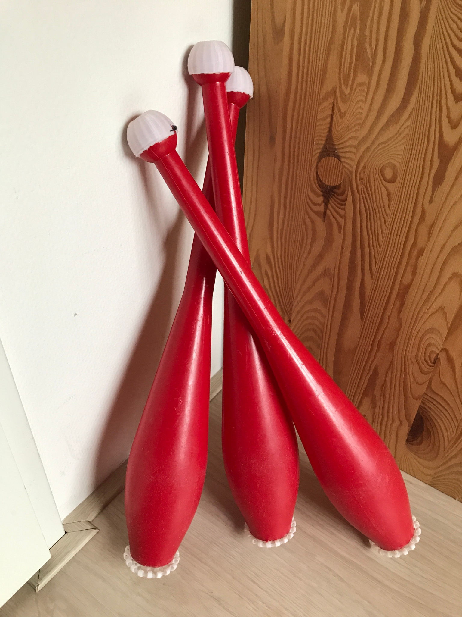 Silencer bumpers for playjuggling one piece juggle clubs (knob and top)