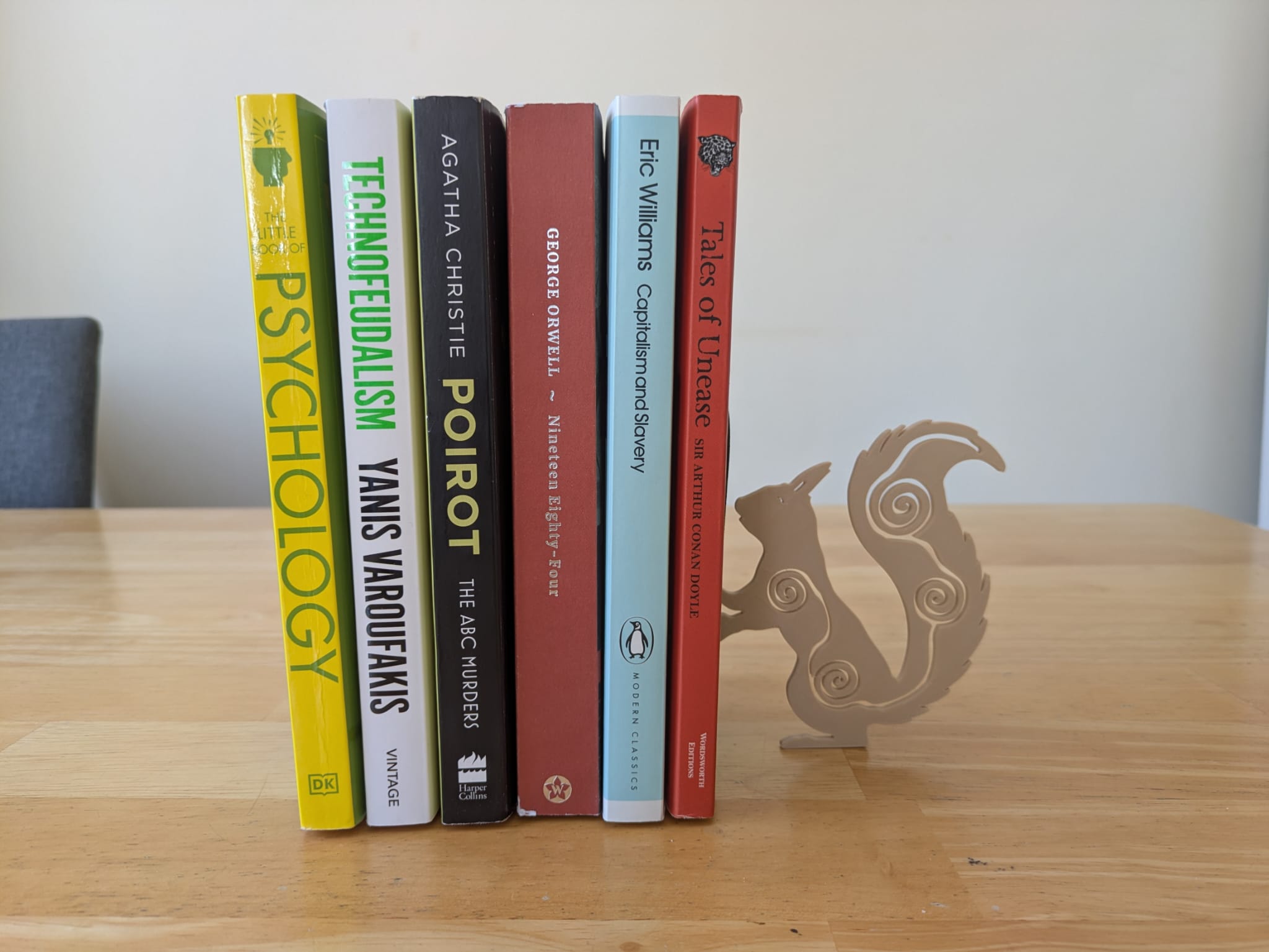 Squirrel Book Stand — thumbnail 2