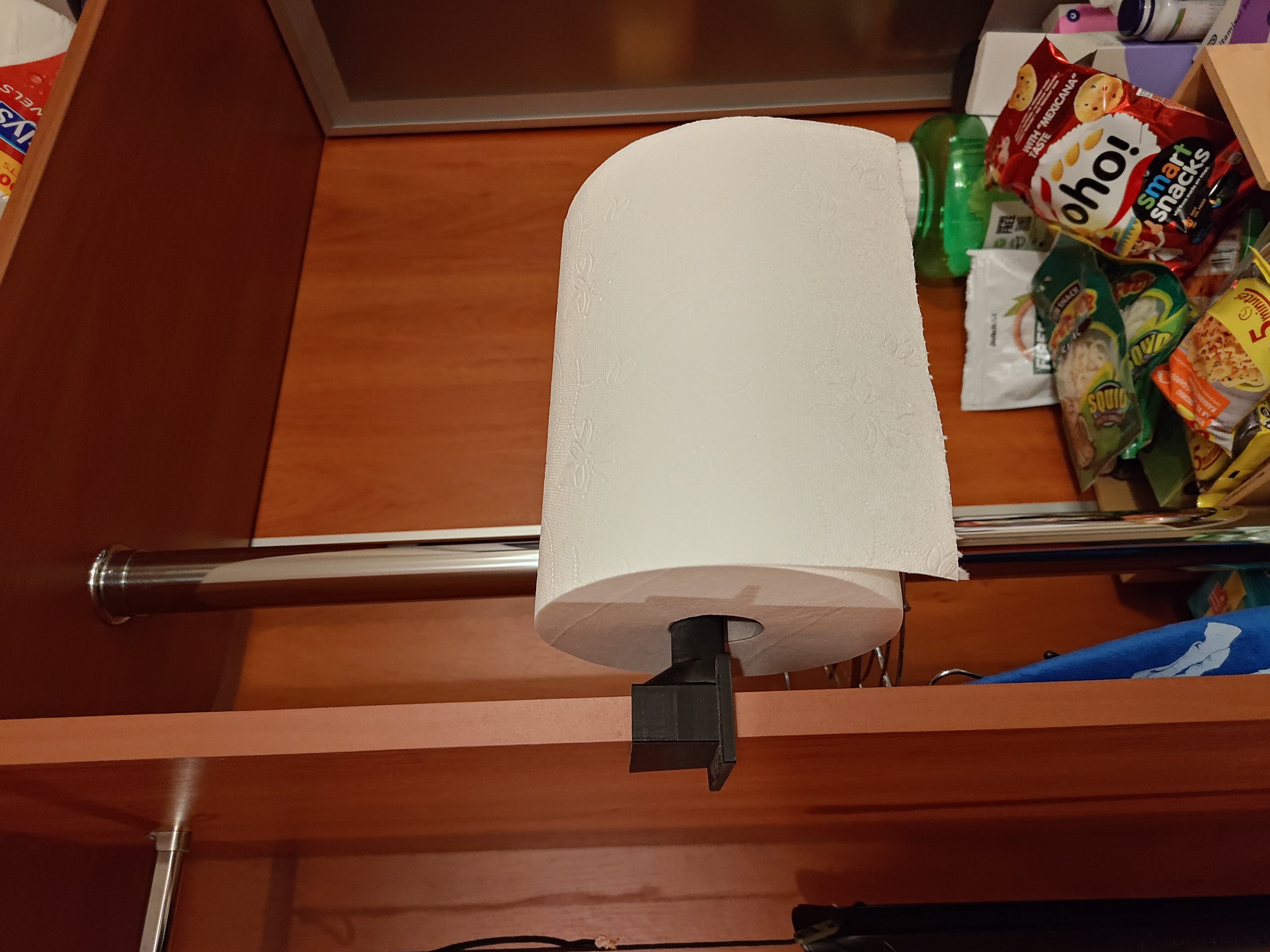 Paper towel holder (Ajustable length, printable on small printers)