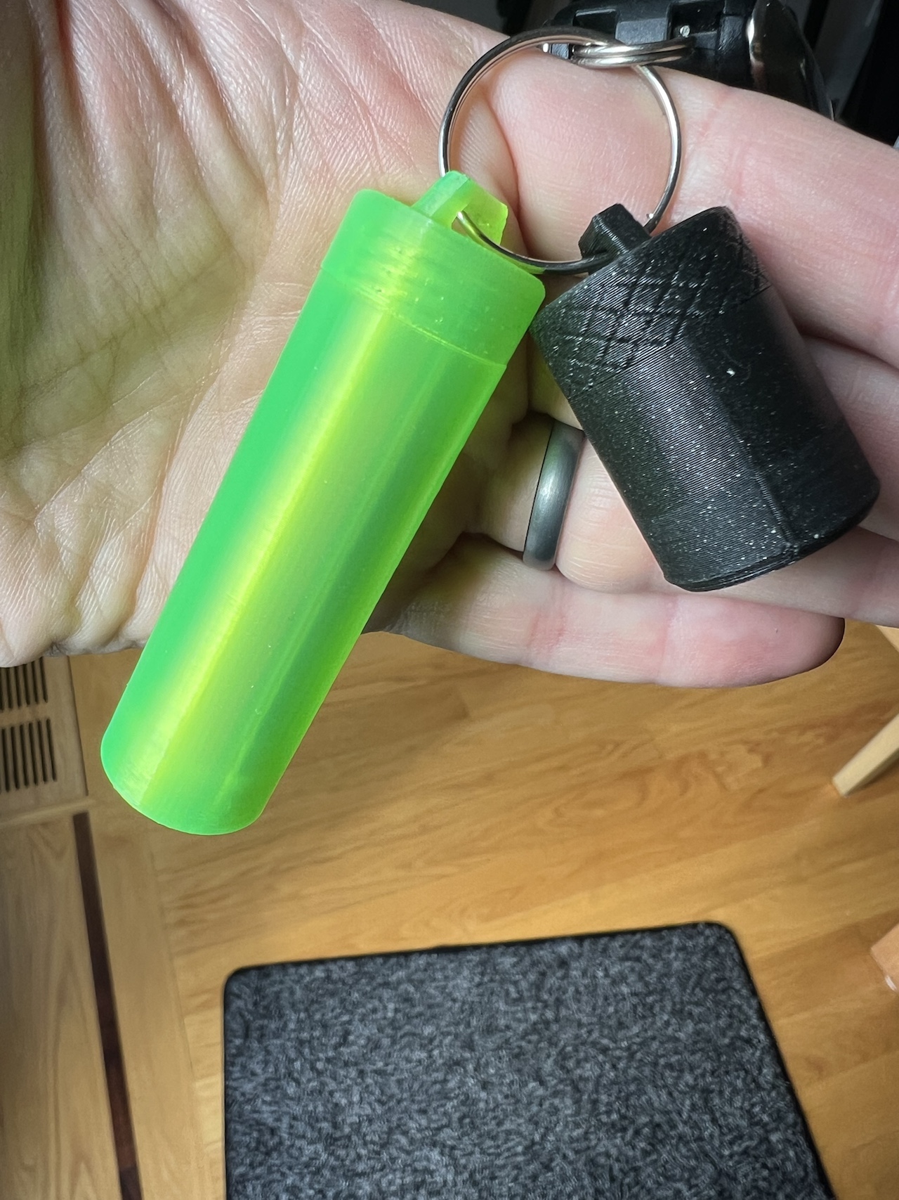 Miniatura 2 do modelo 3D Parametric Keychain Kapsules:  Customizable Text, Width, Heights