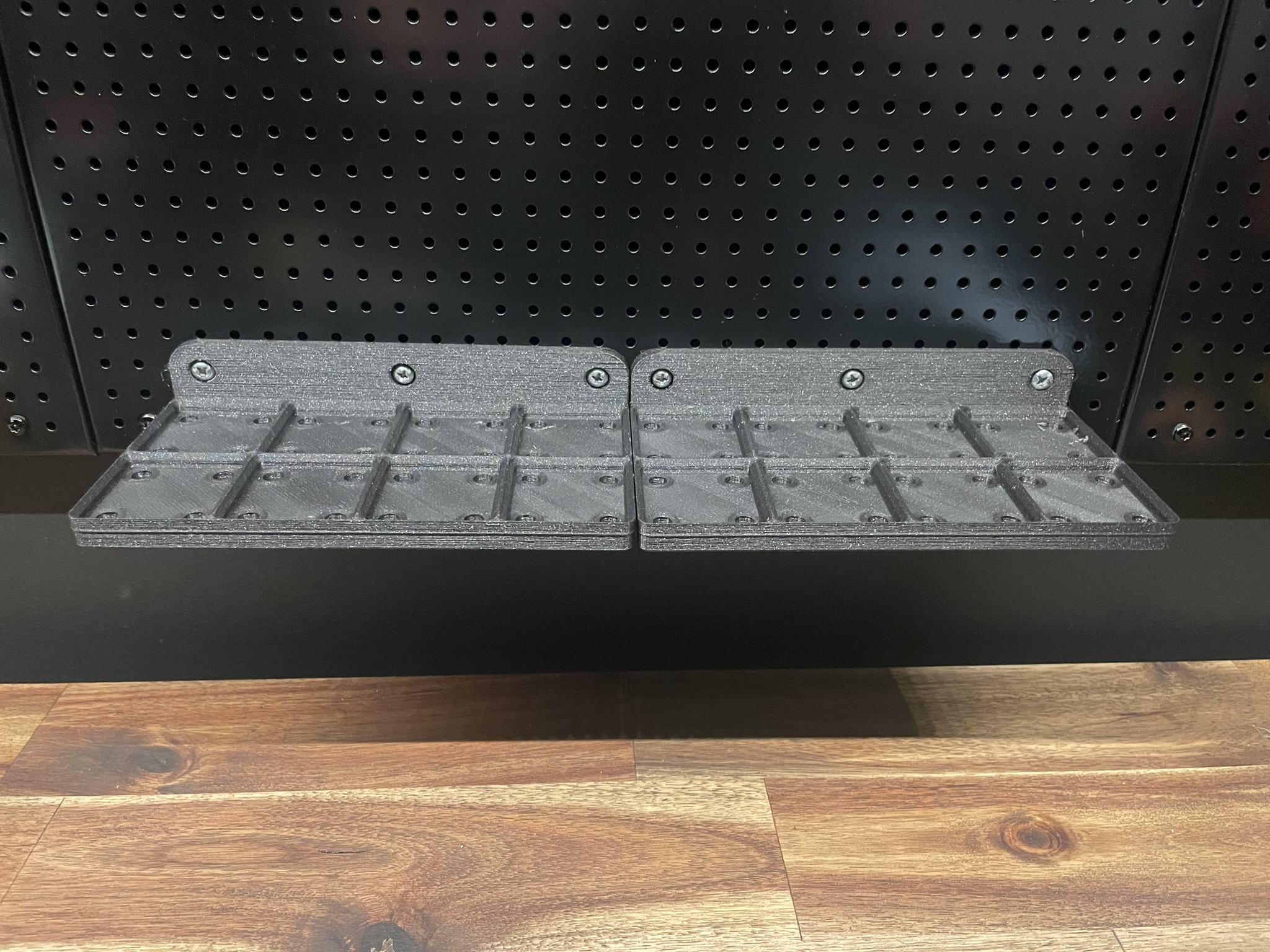 Gridfinity baseplate for Biltema pegboard