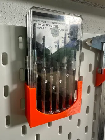 Skadis Holder for the Cheap Screwdriver Set (SkadisTNut, FreeCAD)