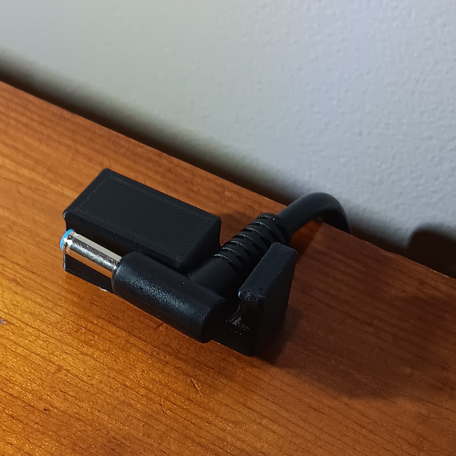 HP cable desk mount