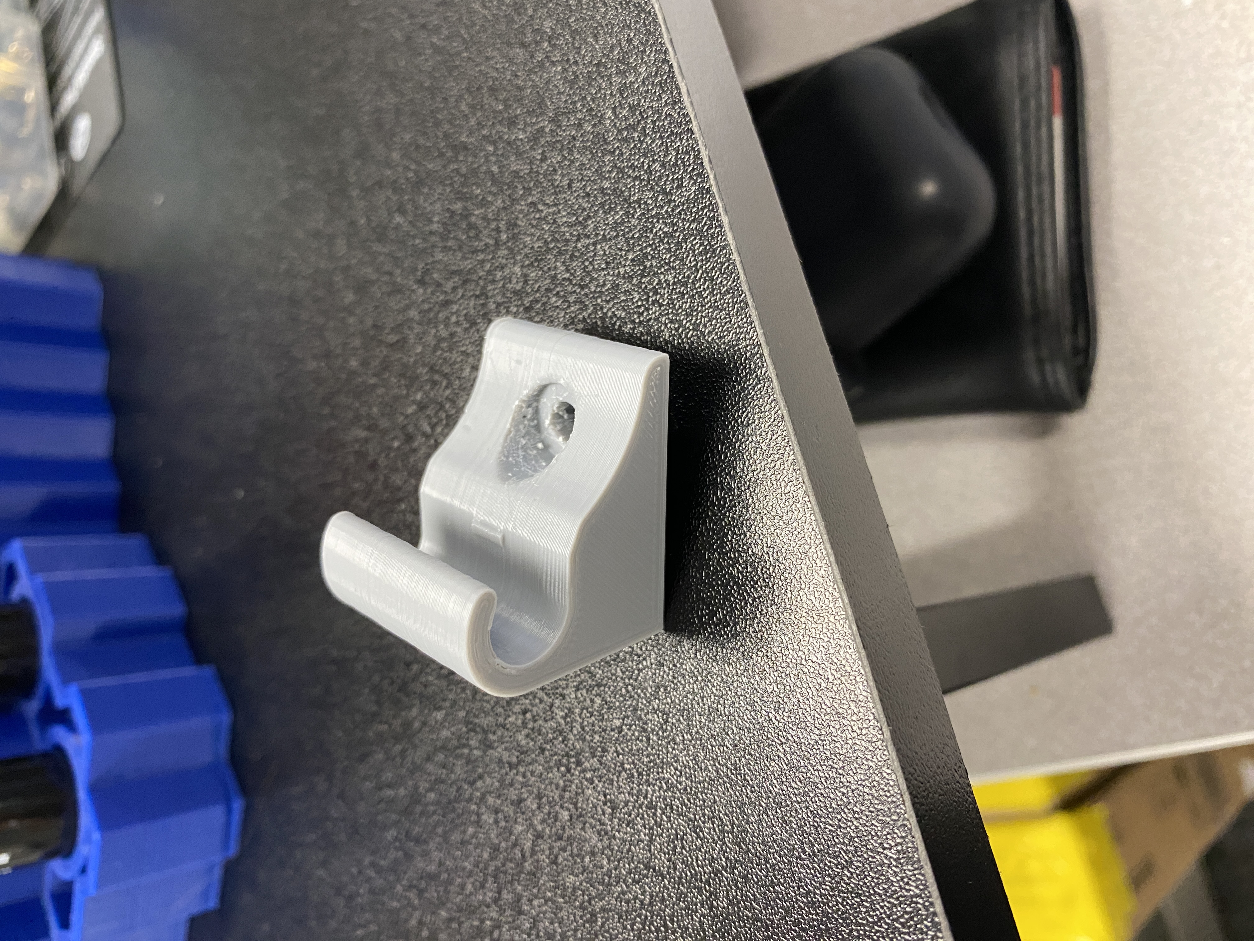 Miniatura 2 do modelo 3D Tesla Sun Visor Clip