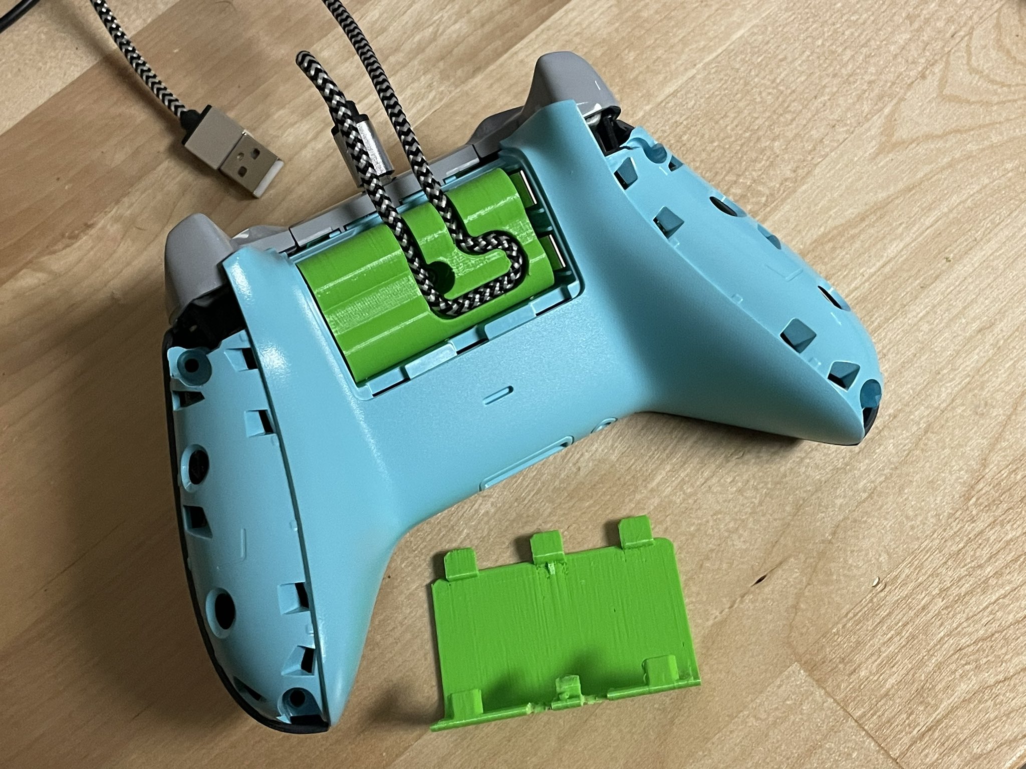 Controller Wire Lock Block Xbox One S By RobertDaleSmith Download controller-wire-lock-block-xbox-one-s-by-robertdalesmith-download