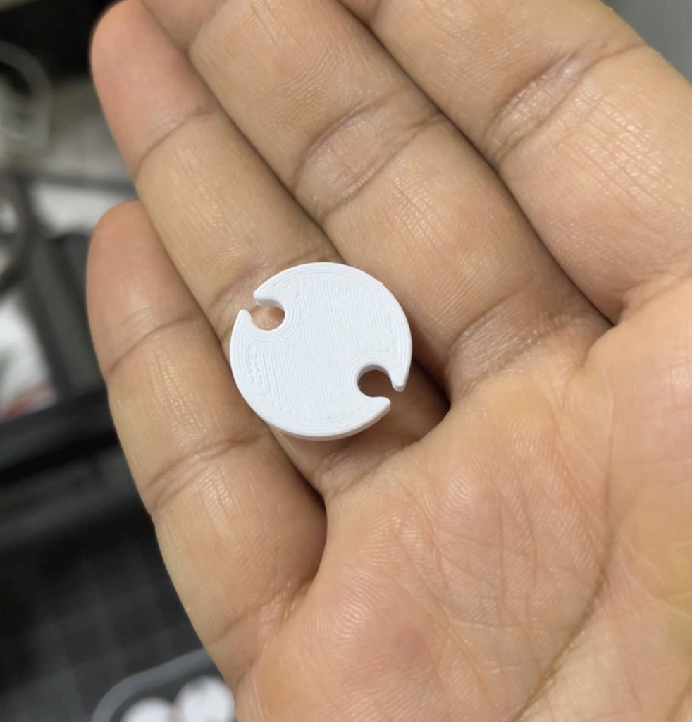lock button for Pom Pom