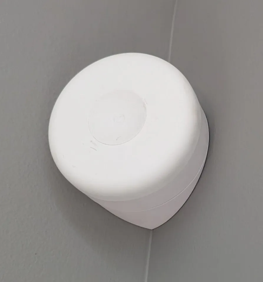 Nest cam corner store mount