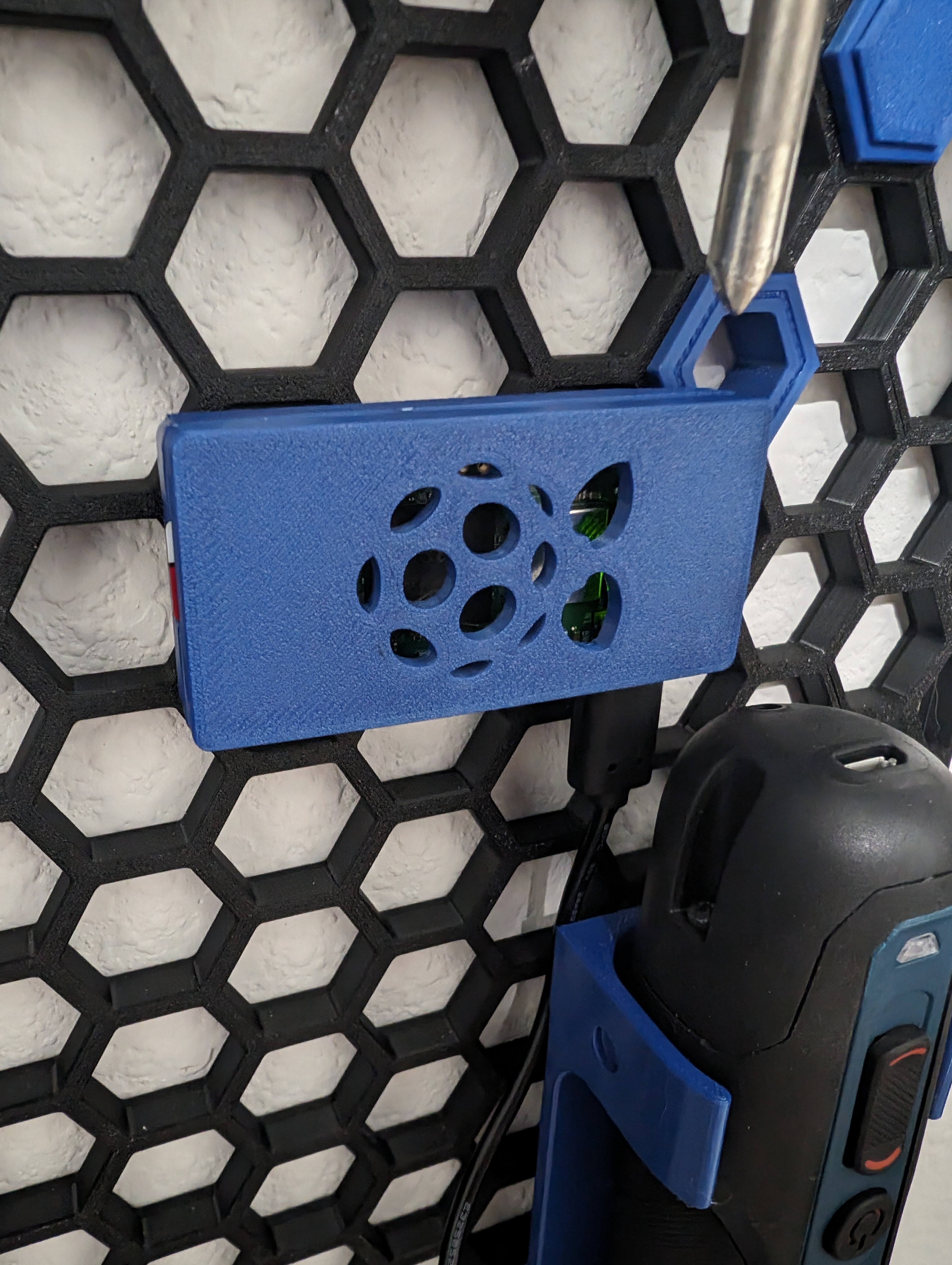 Raspberry Pi Zero 2 W Honecomb Wall Case