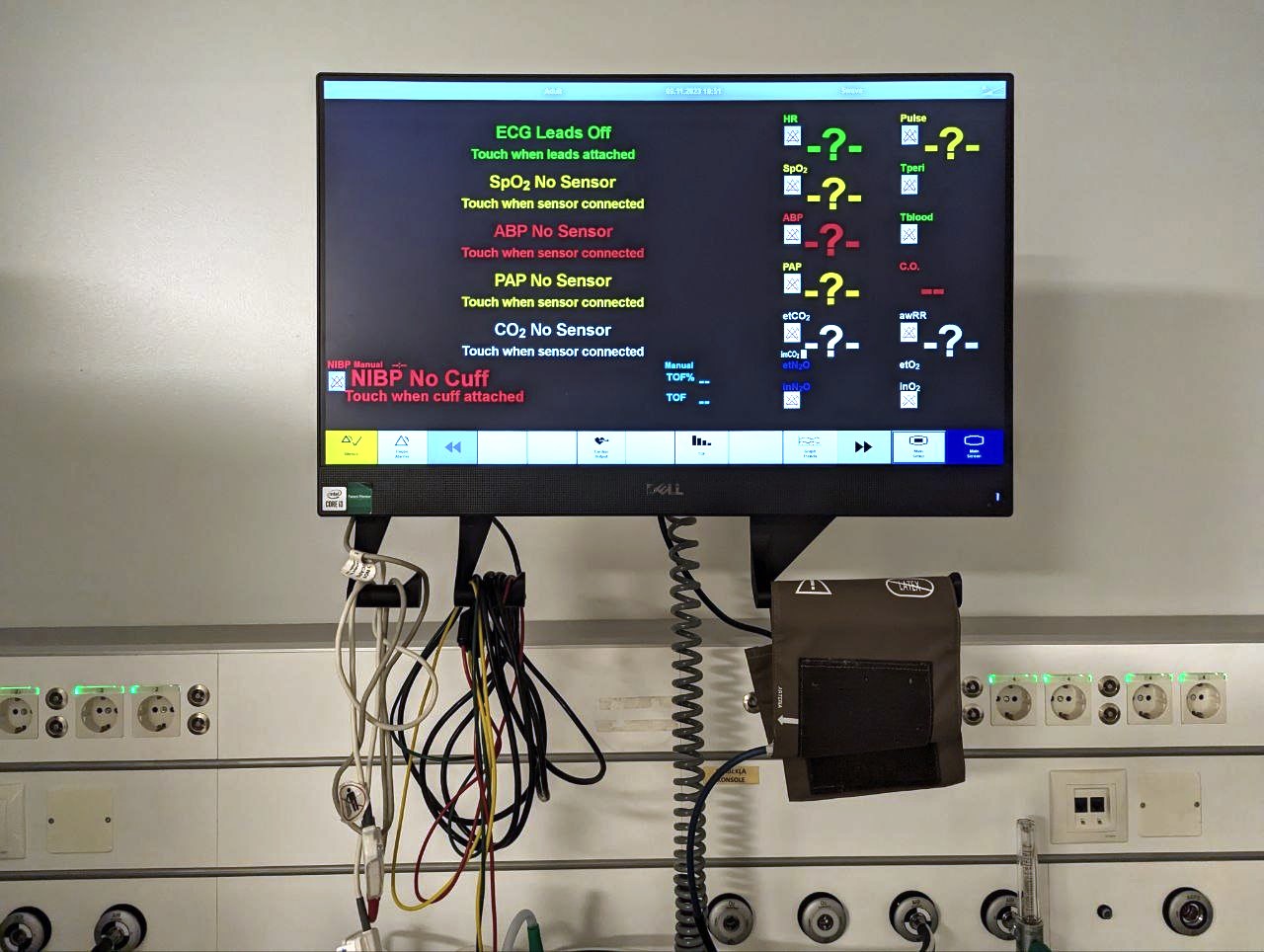 Patient cable organizer (hook) for clinical simulation