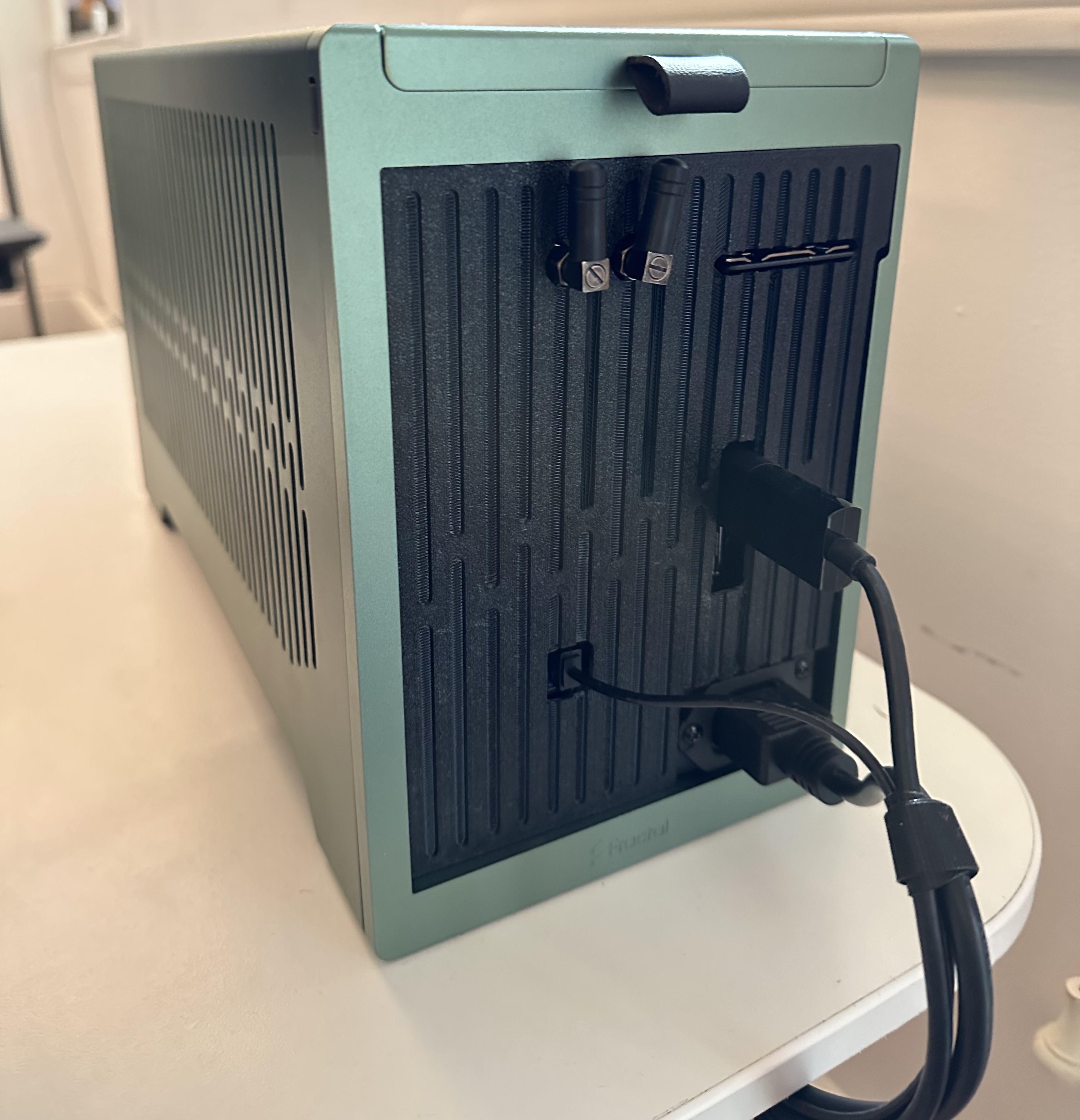 Fractal Design Terra Backplate von Samir Menon Kostenloses STLModell